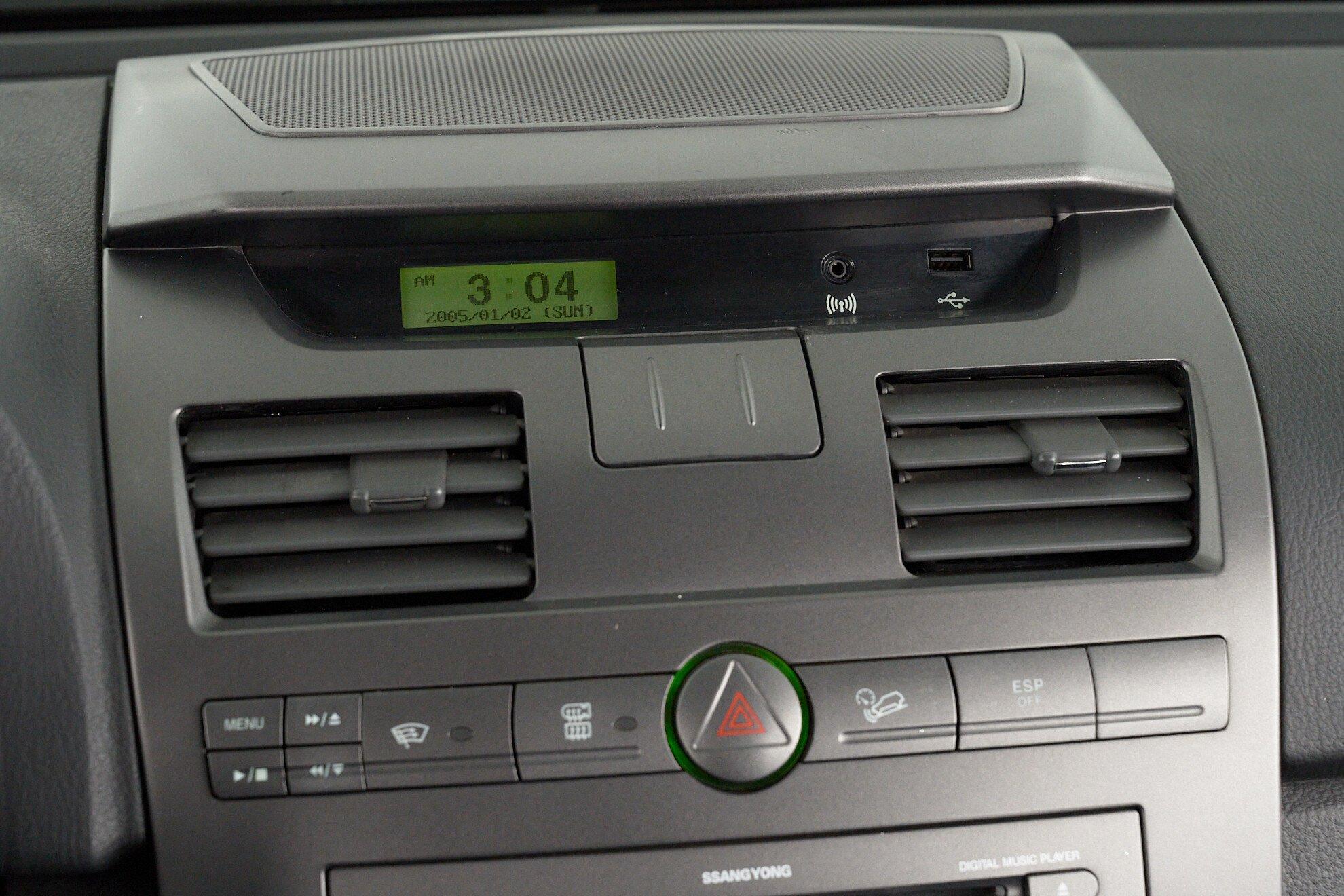SsangYong Rexton 2010, пурпурный