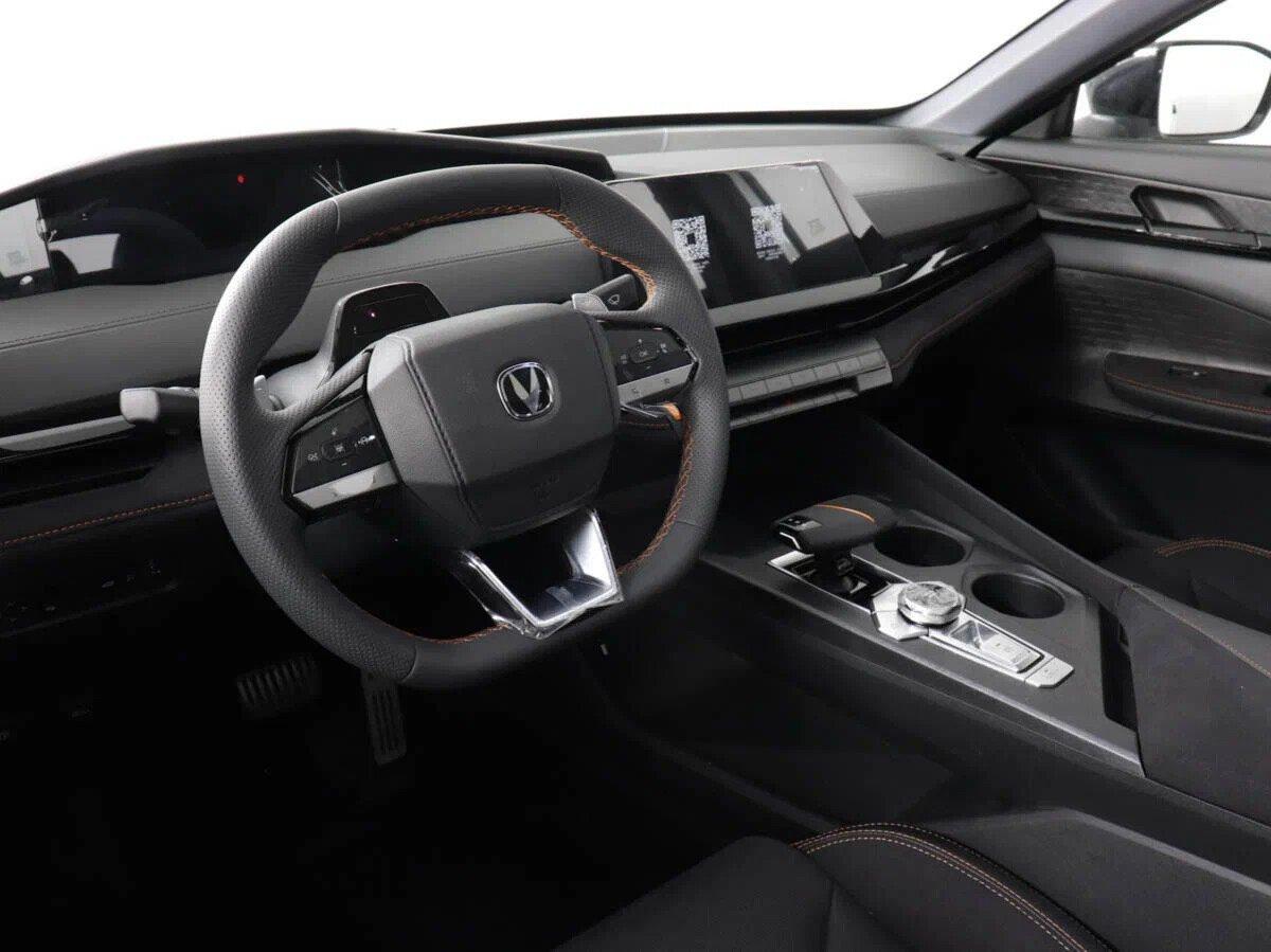 Changan UNI-V 2022, белый