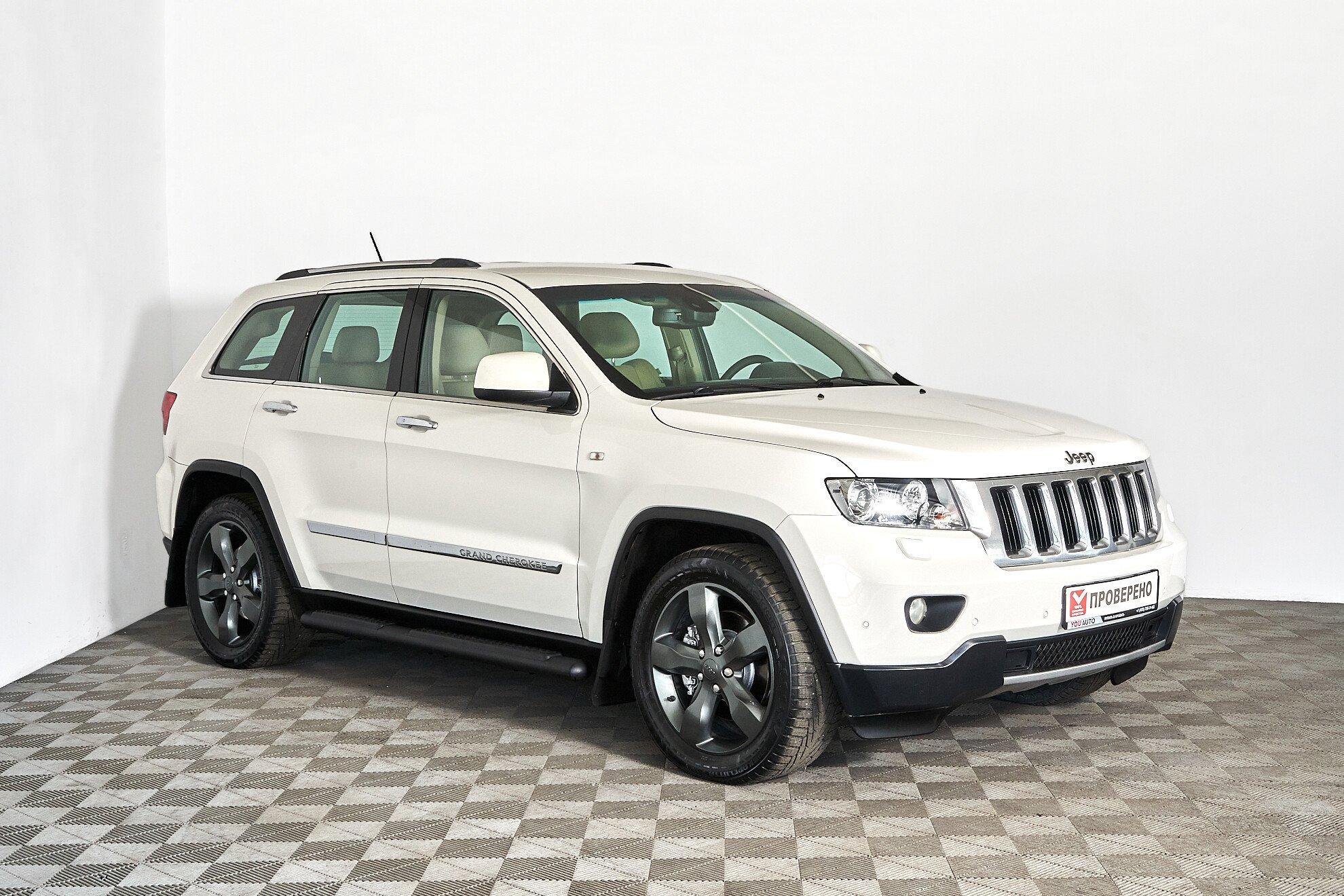 Jeep Grand Cherokee 2010, белый