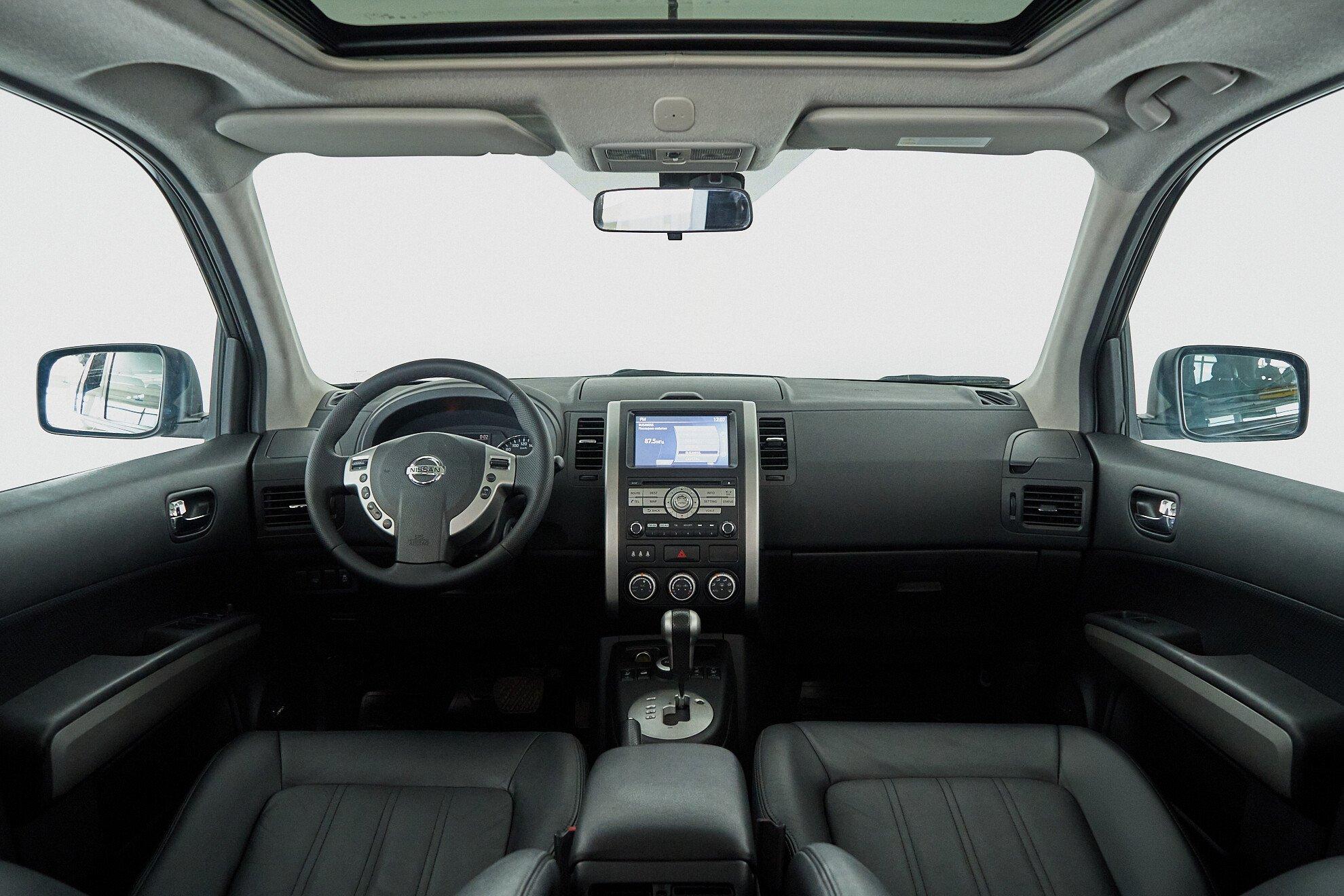 Nissan X-Trail 2011, черный