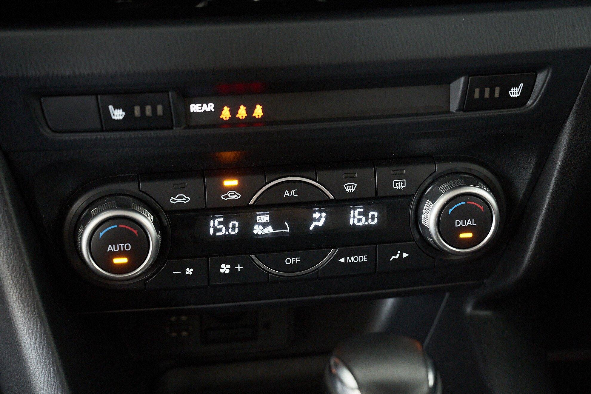 Mazda 3 2014, черный