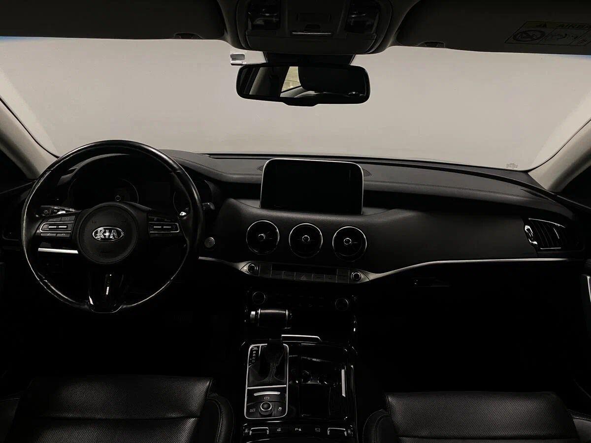 Kia Stinger 2018, коричневый