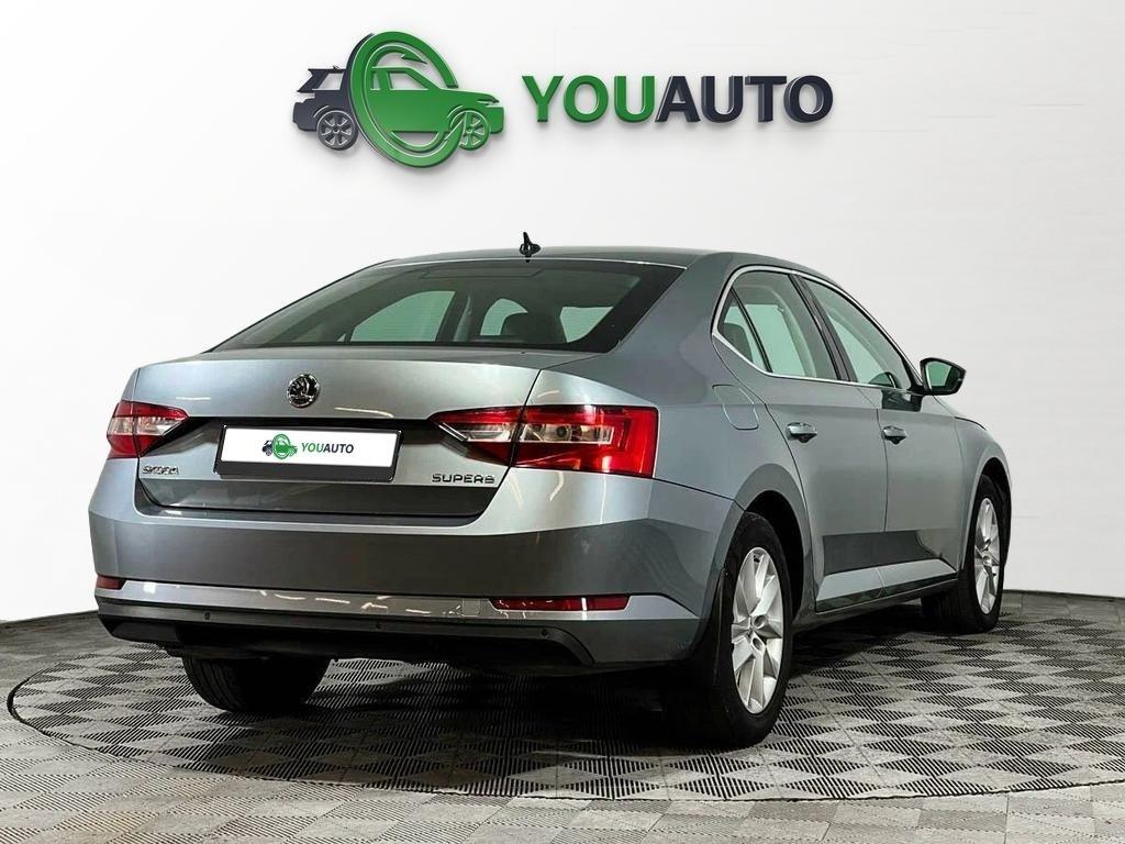 Skoda Superb 2019, серебряный