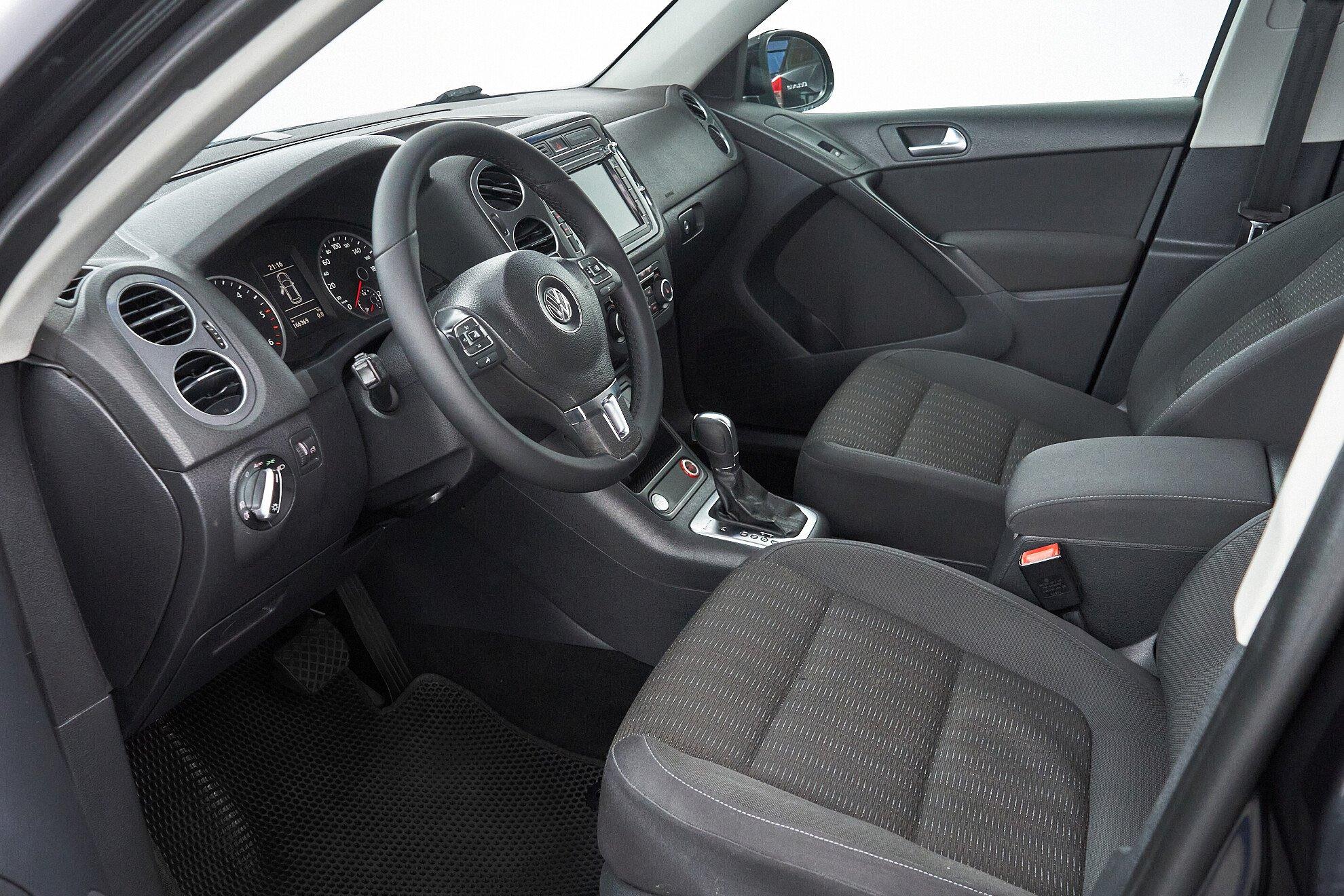 Volkswagen Tiguan 2012, черный