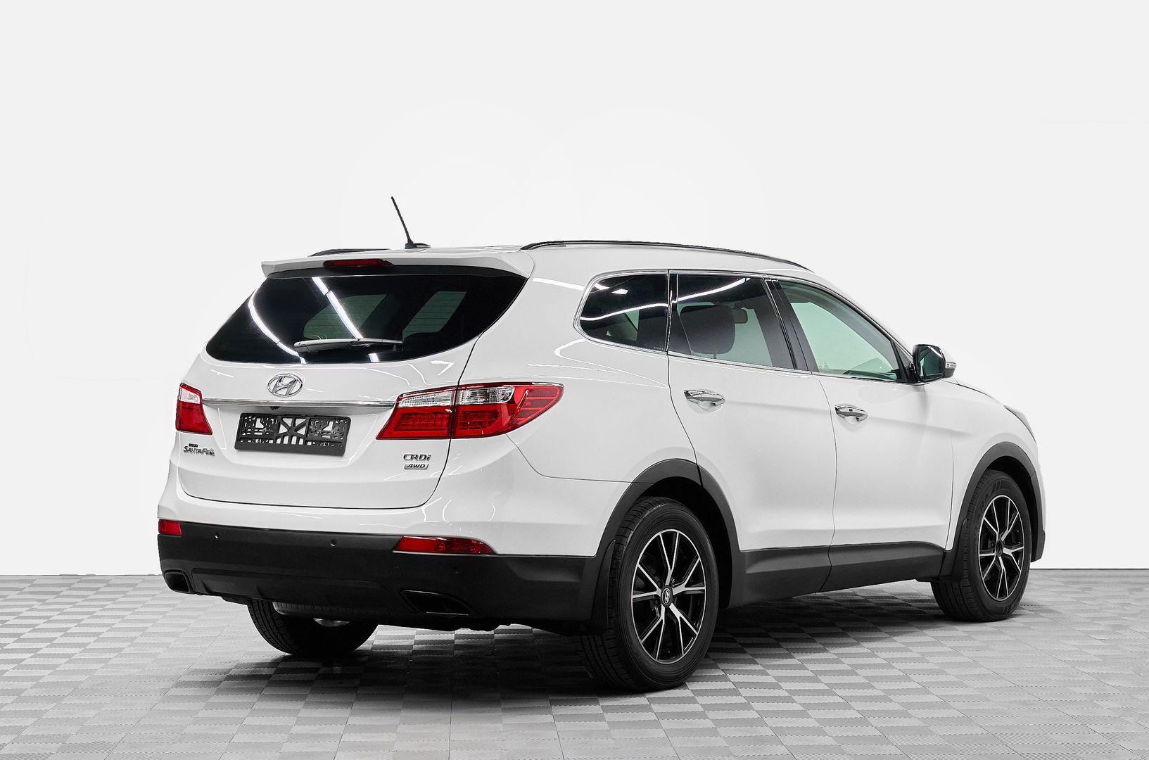 Hyundai Santa Fe 2015, белый