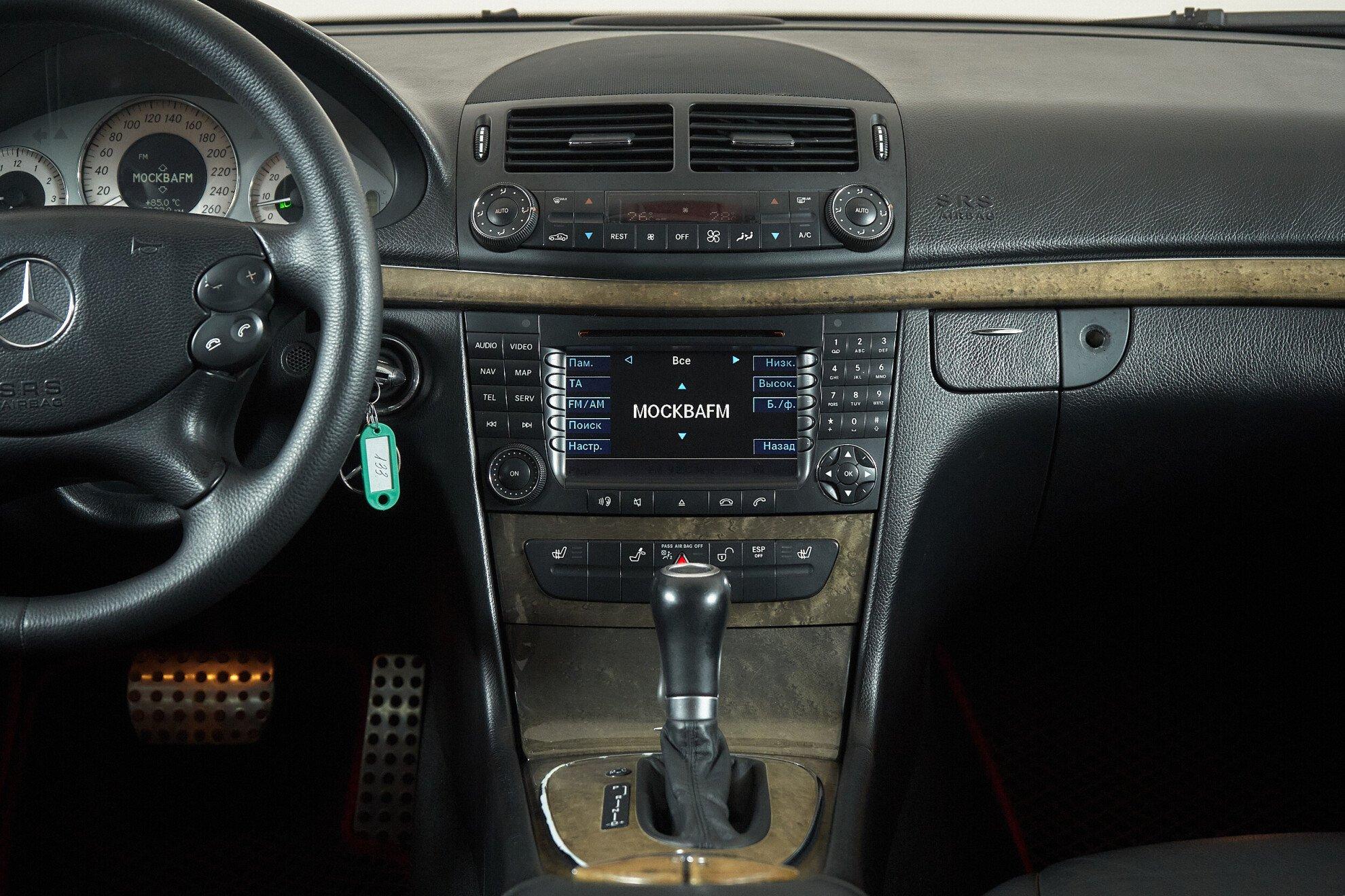 Mercedes-Benz E-Класс 2008, черный