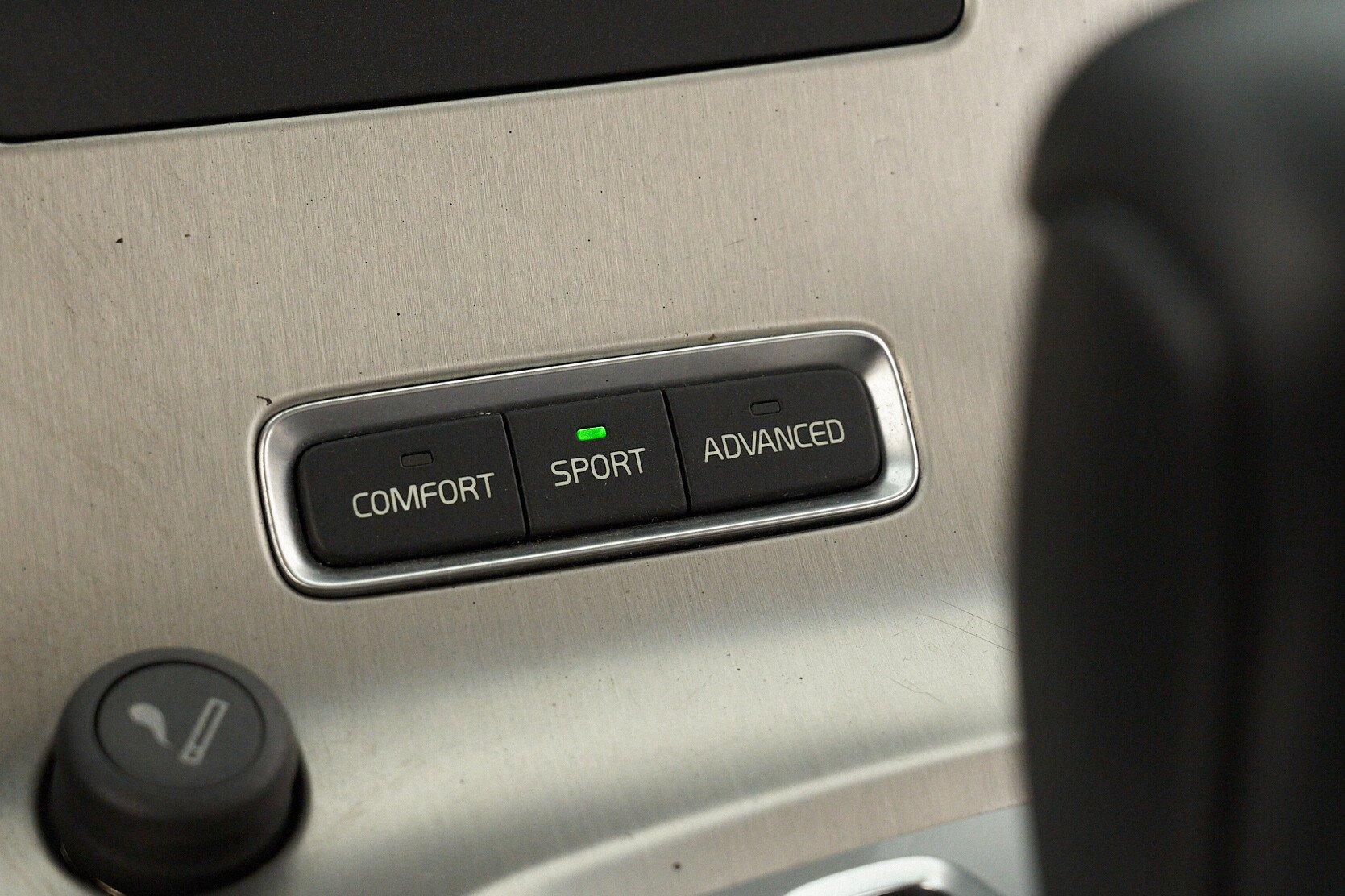 Volvo XC60 2010, черный