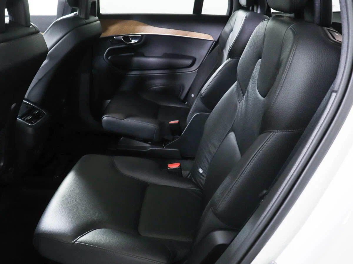Volvo XC90 2023, белый