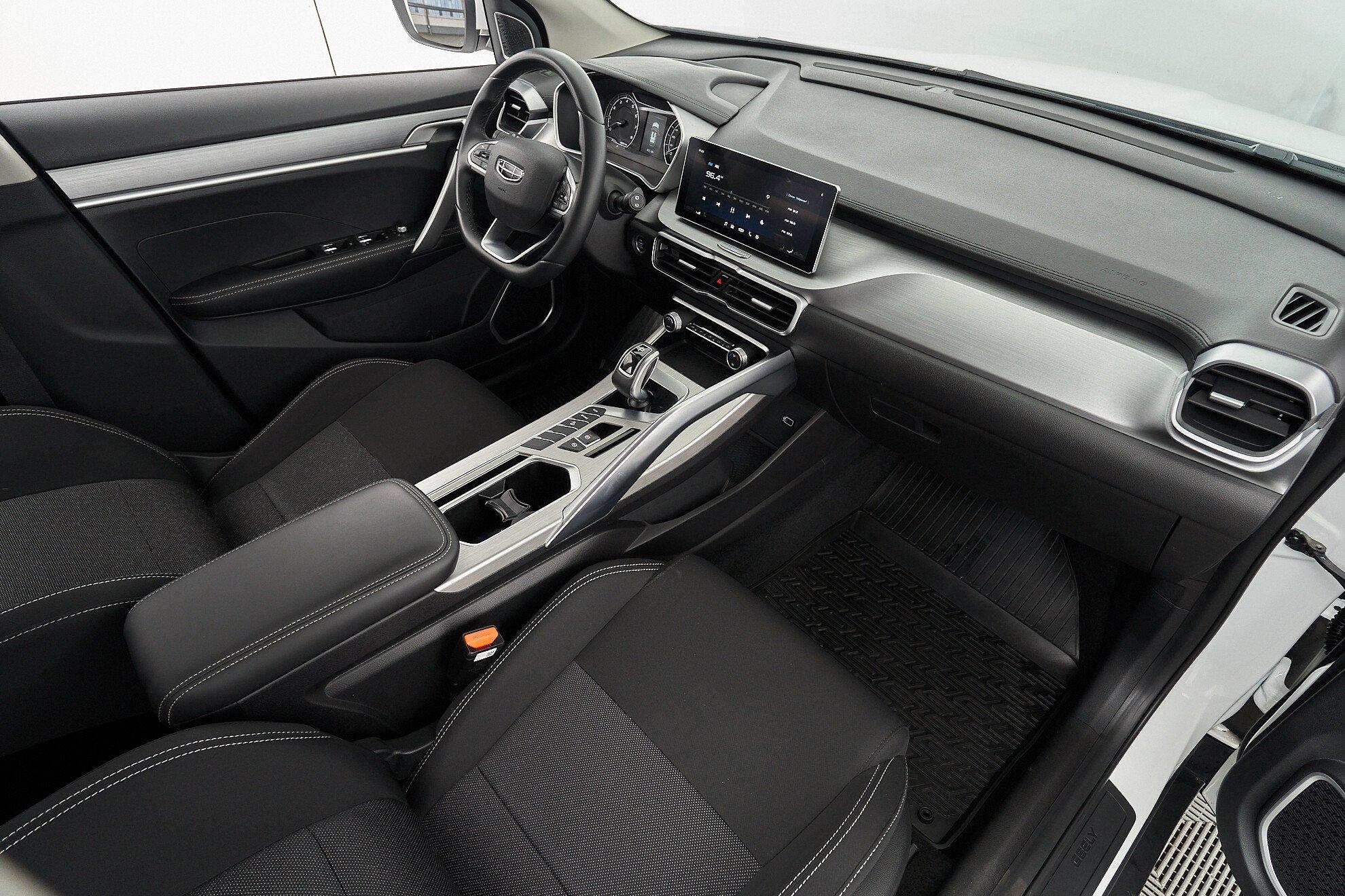 Geely Coolray 2021, белый