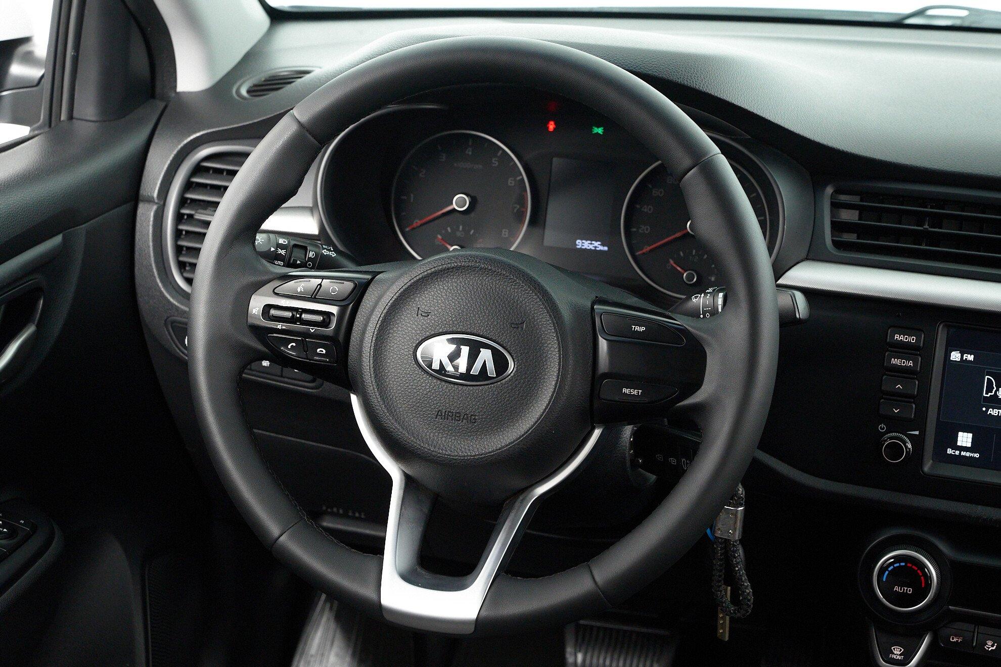 Kia Rio X-Line 2019, белый