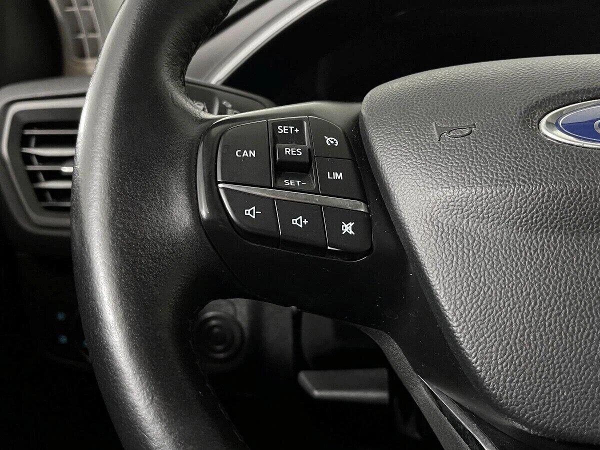 Ford Focus 2019, синий