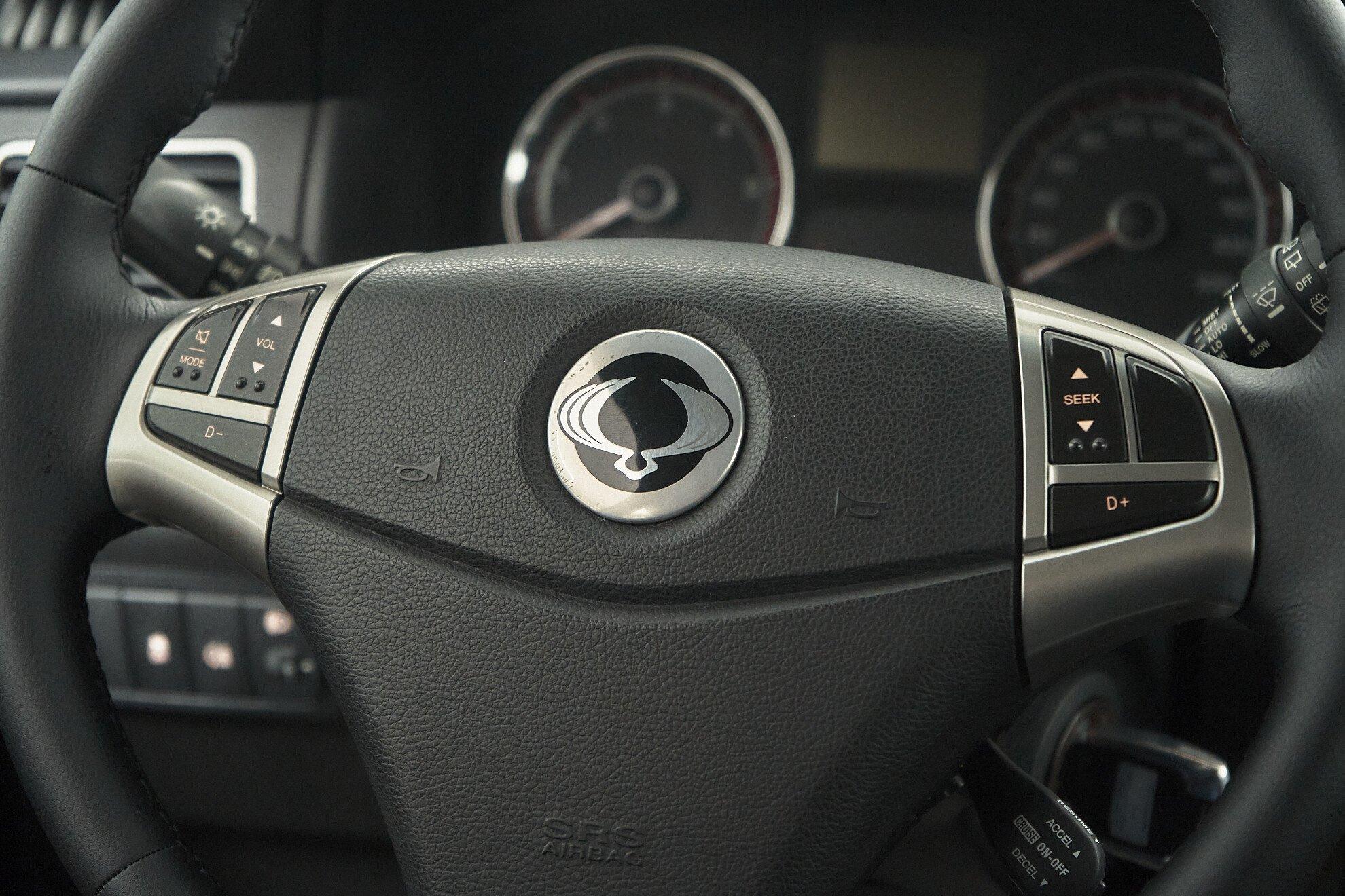 SsangYong Actyon 2012, серебряный