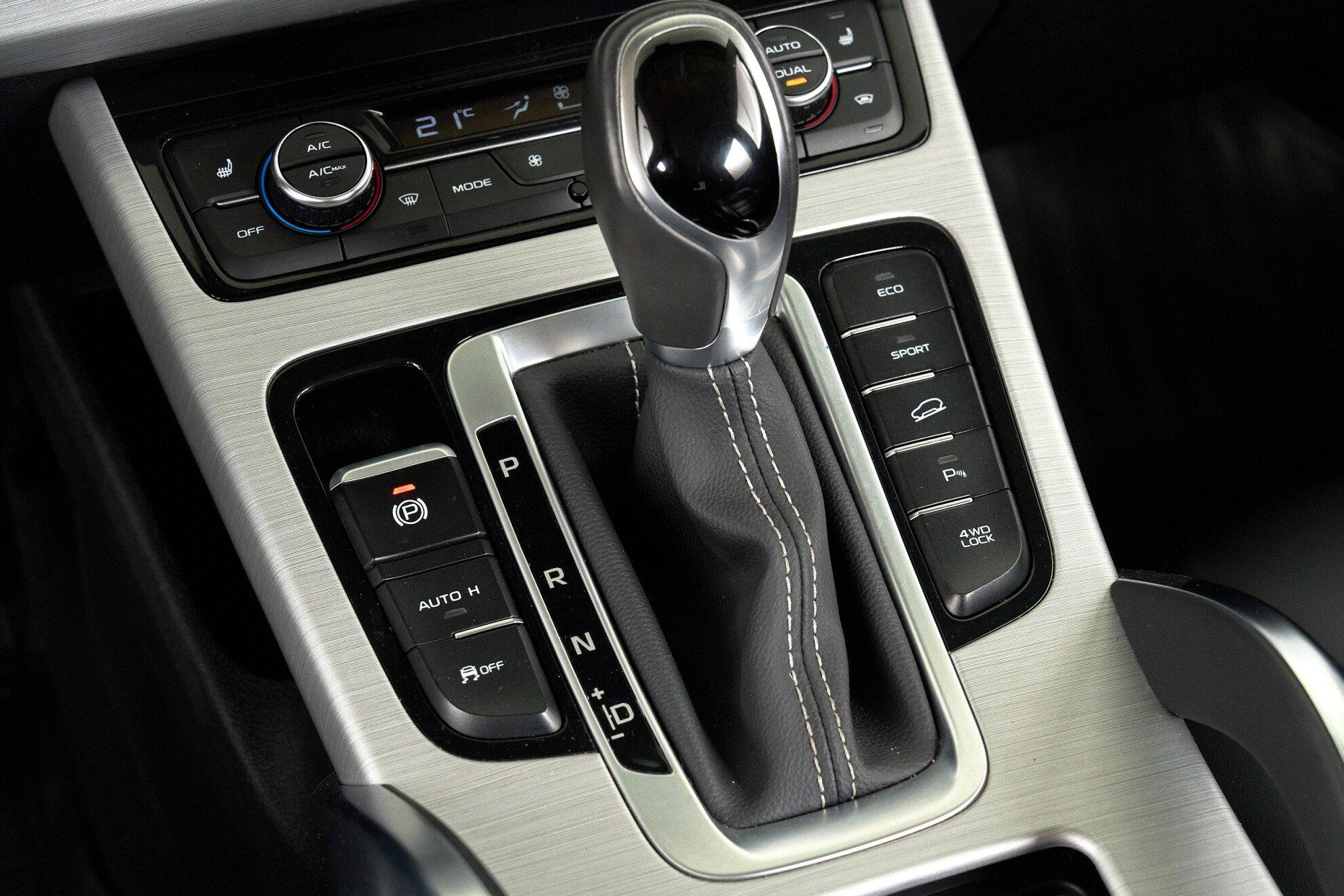 Geely Atlas 2018, черный