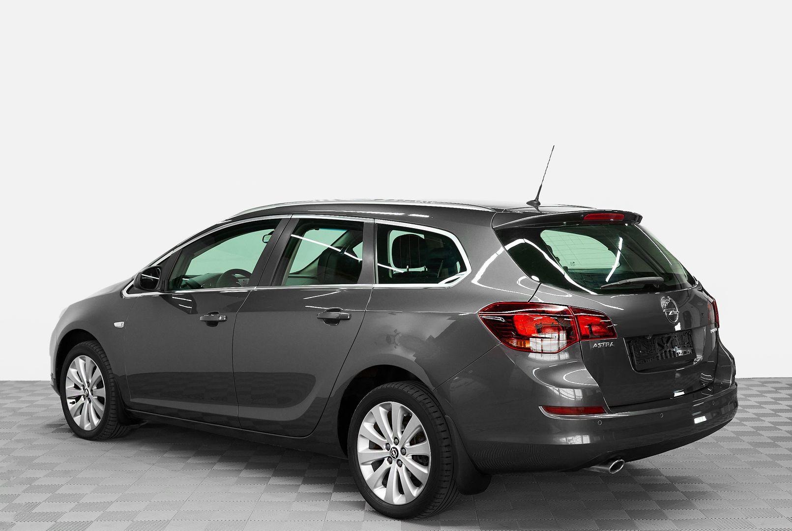 Opel Astra 2012, серый