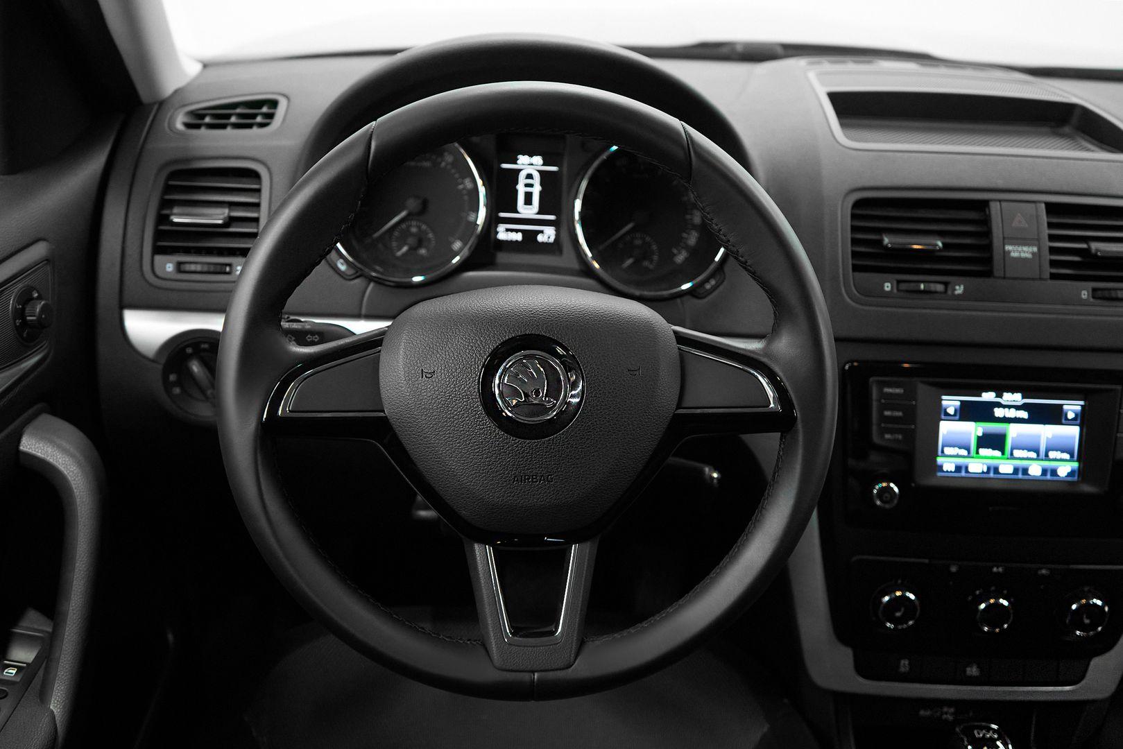 Skoda Yeti 2017, серый
