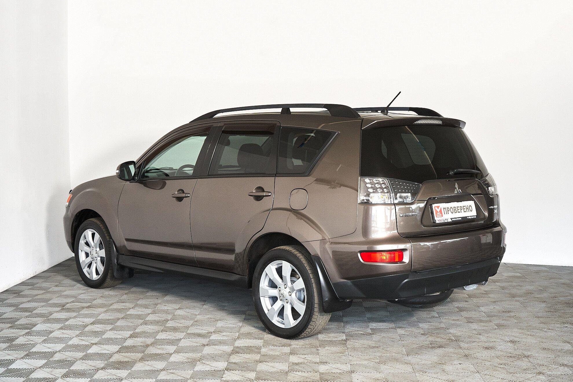 Mitsubishi Outlander 2011, коричневый