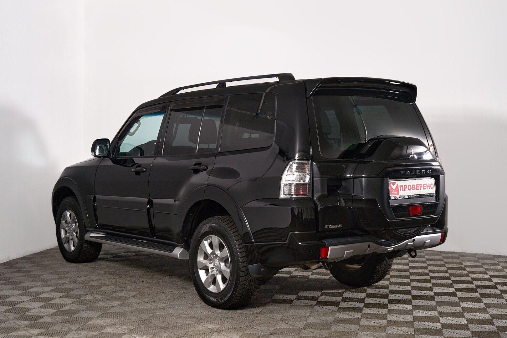 Mitsubishi Pajero 2017, черный