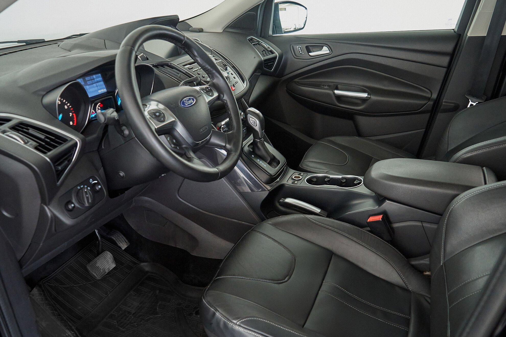 Ford Kuga 2013, черный