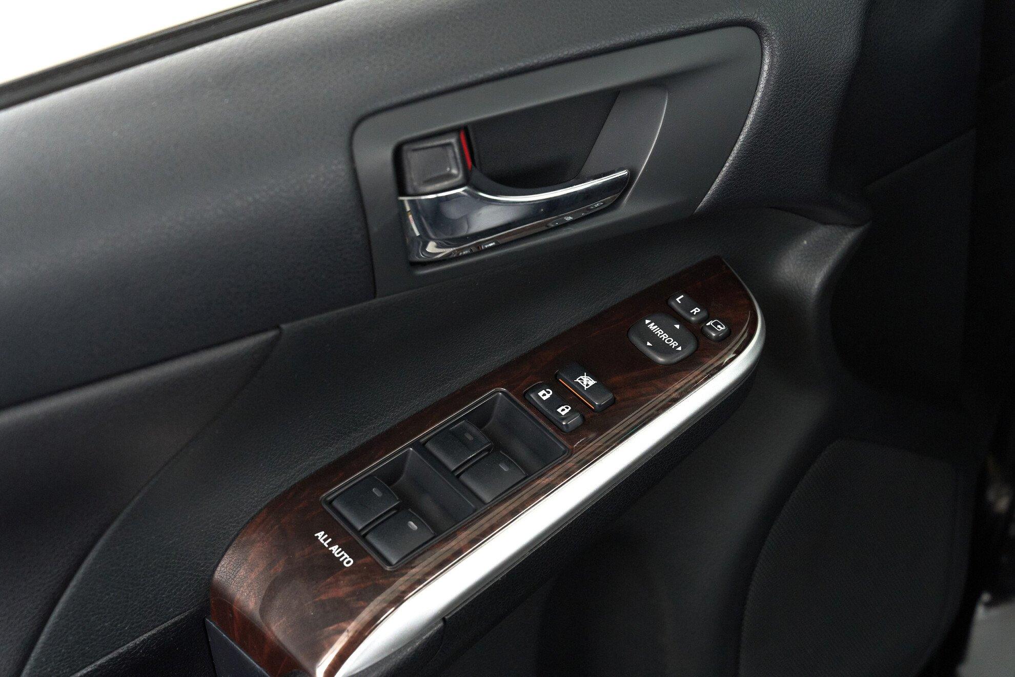 Toyota Camry 2016, черный
