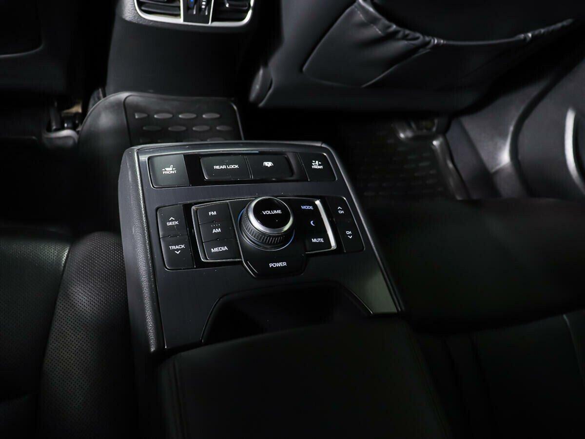 Hyundai Genesis 2014, черный