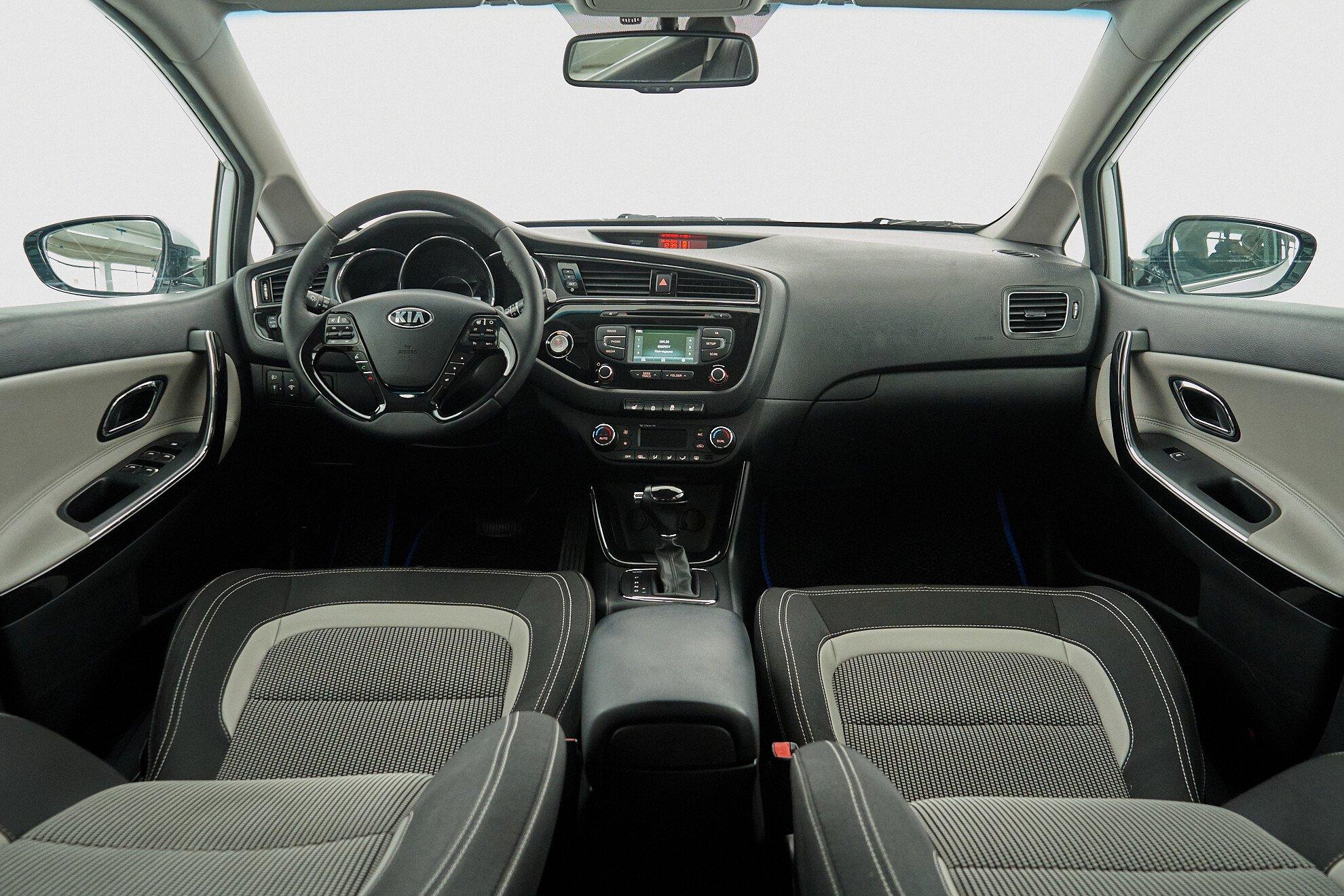 Kia Ceed 2016, белый