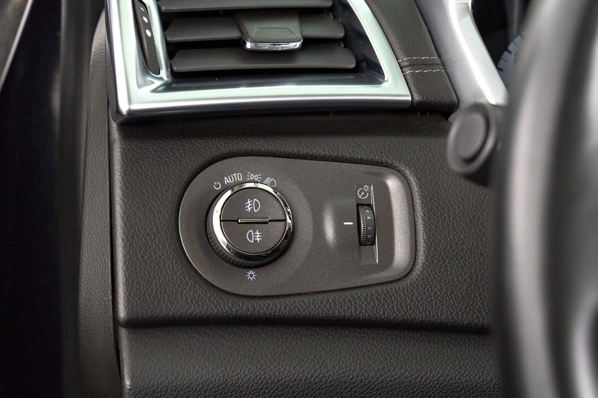 Cadillac SRX 2012, черный