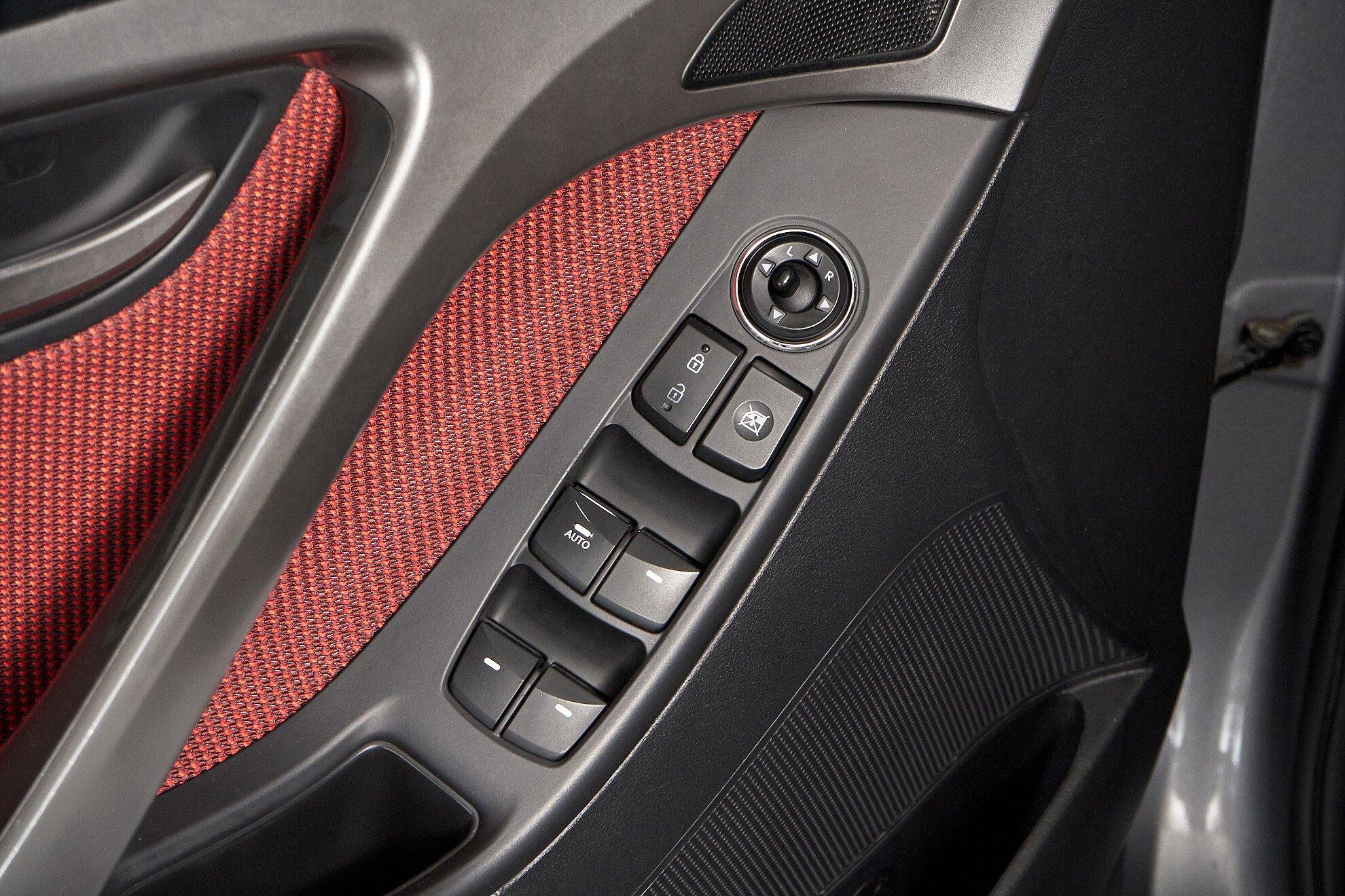 Hyundai Elantra 2012, серый