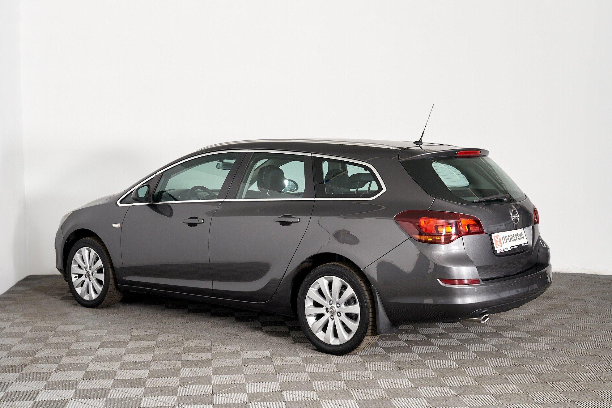 Opel Astra 2011, серый