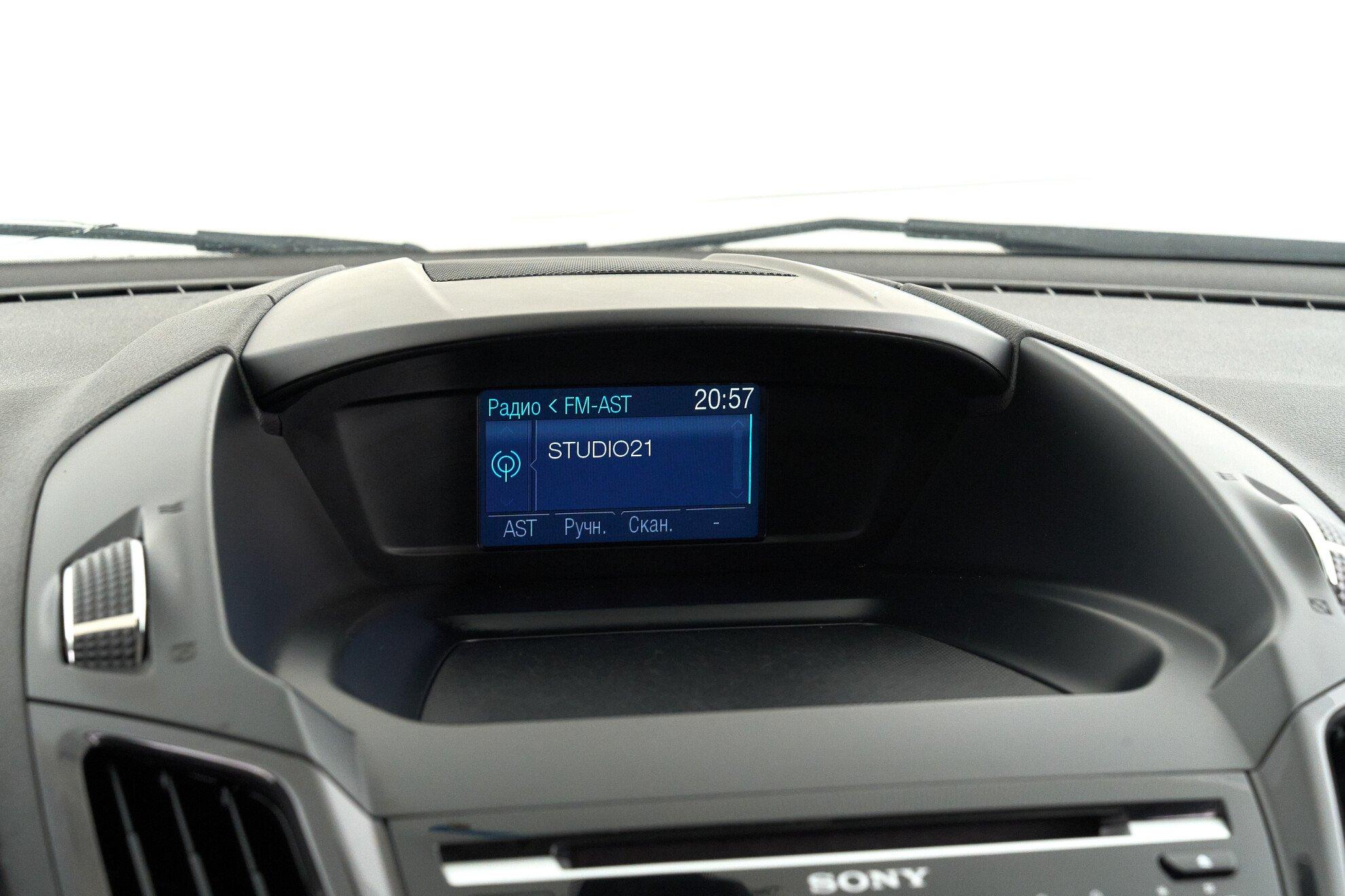 Ford Kuga 2013, белый