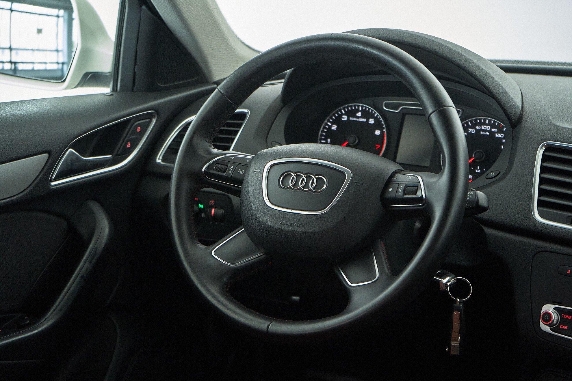 Audi Q3 2014, белый