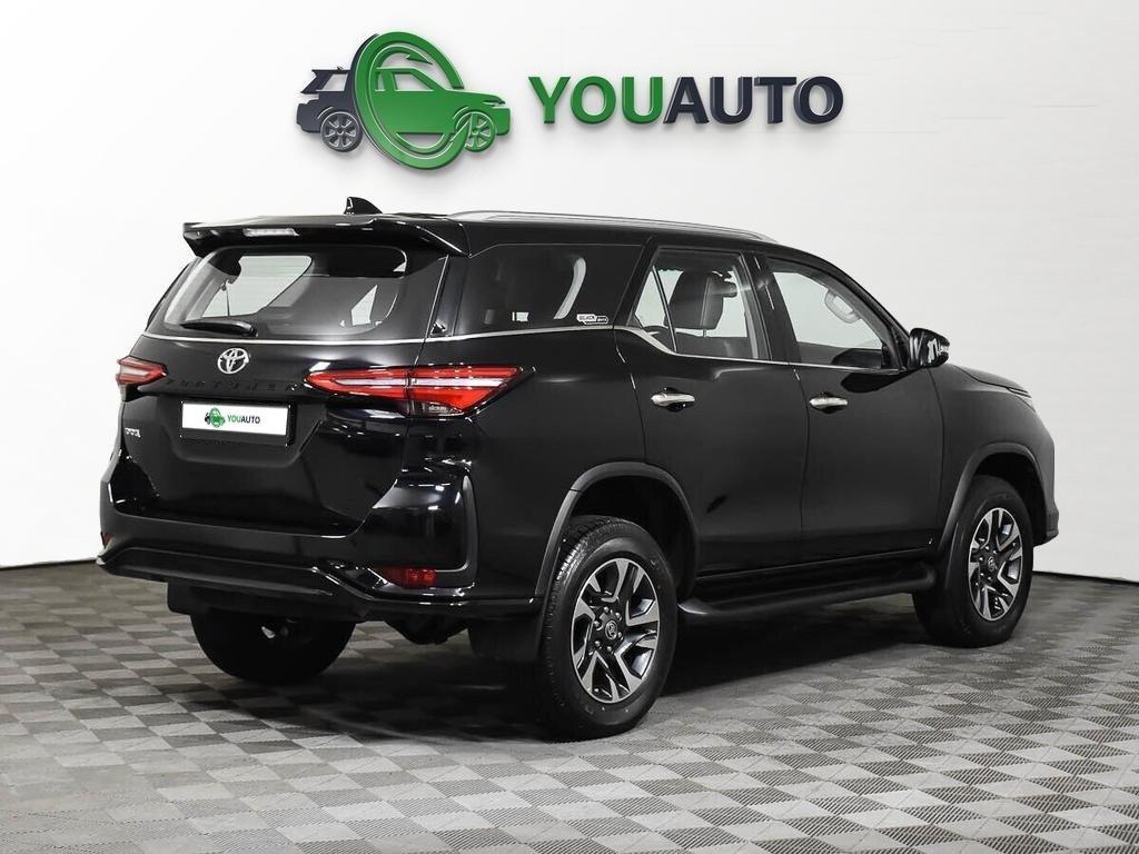 Toyota Fortuner 2021, черный