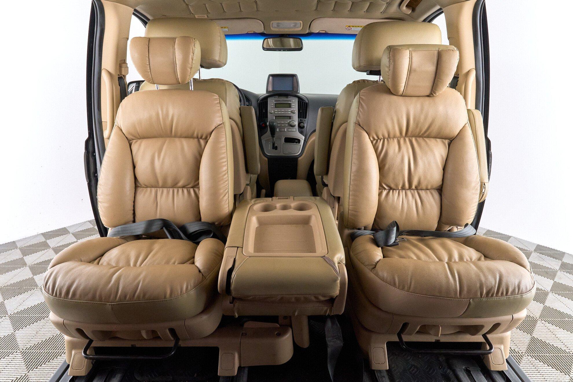 Hyundai Grand Starex 2011, черный