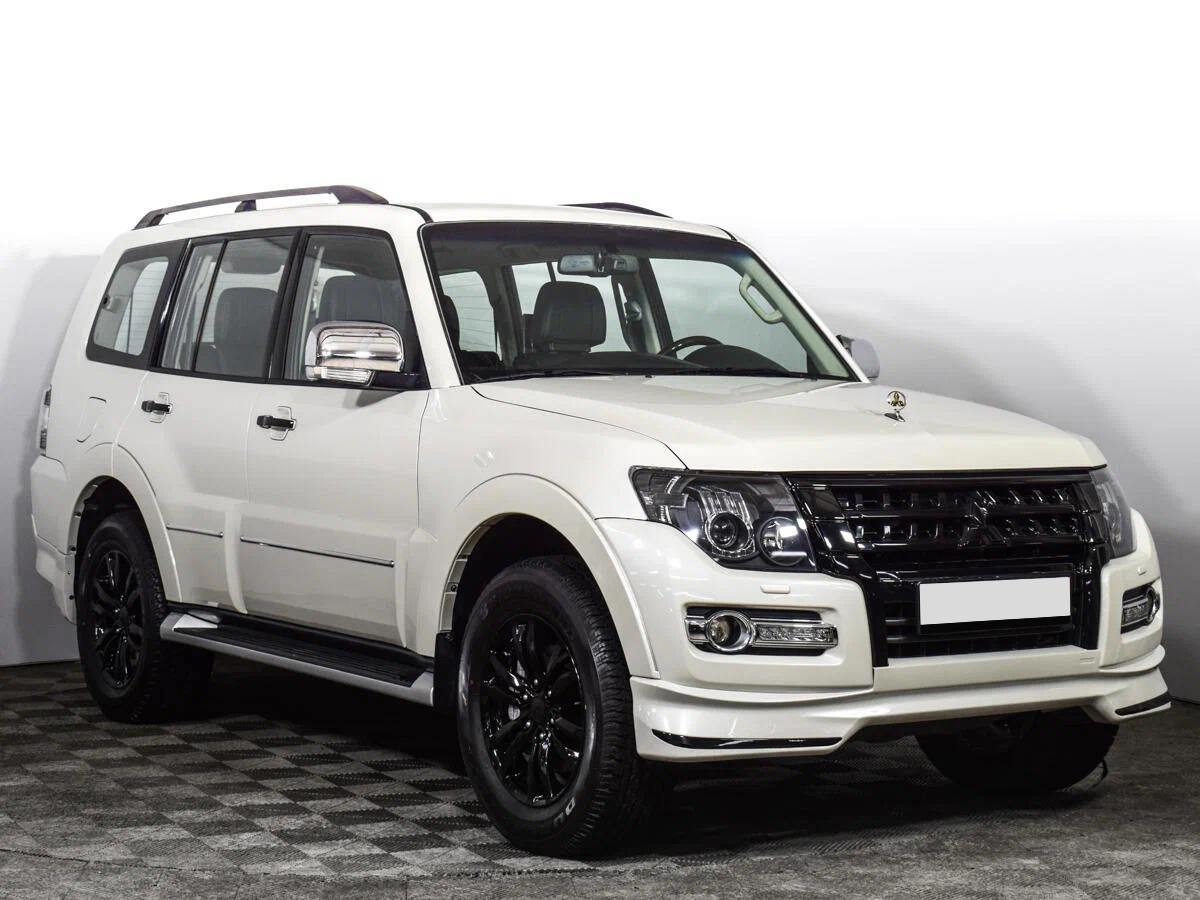 Mitsubishi Pajero 2020, белый