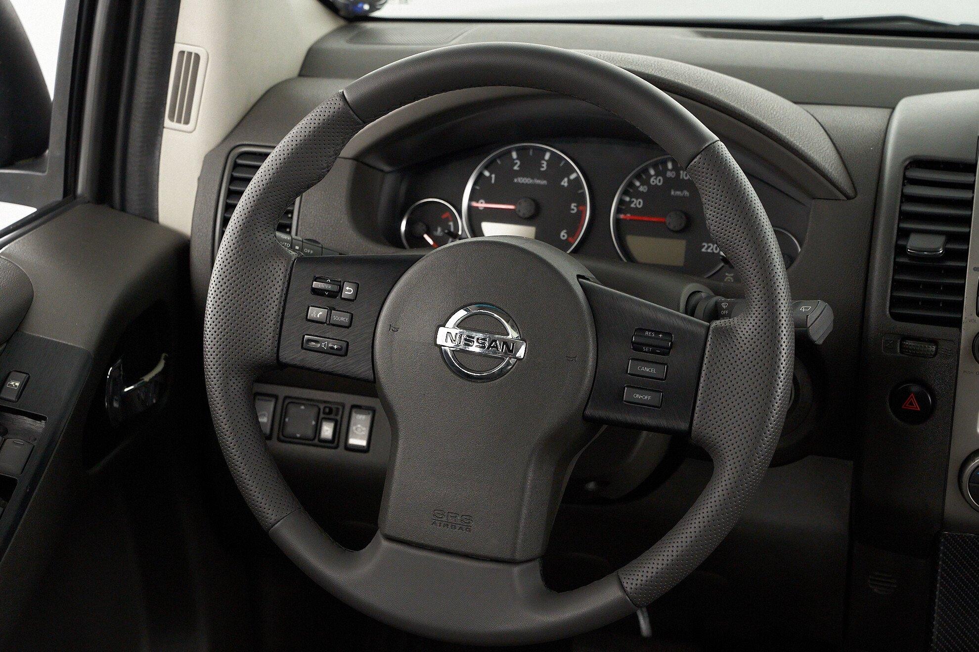 Nissan Pathfinder 2008, черный