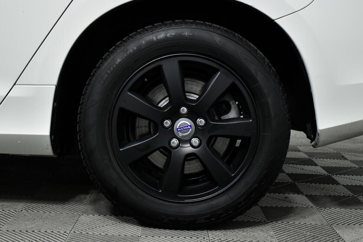 Volvo S60 2013, белый