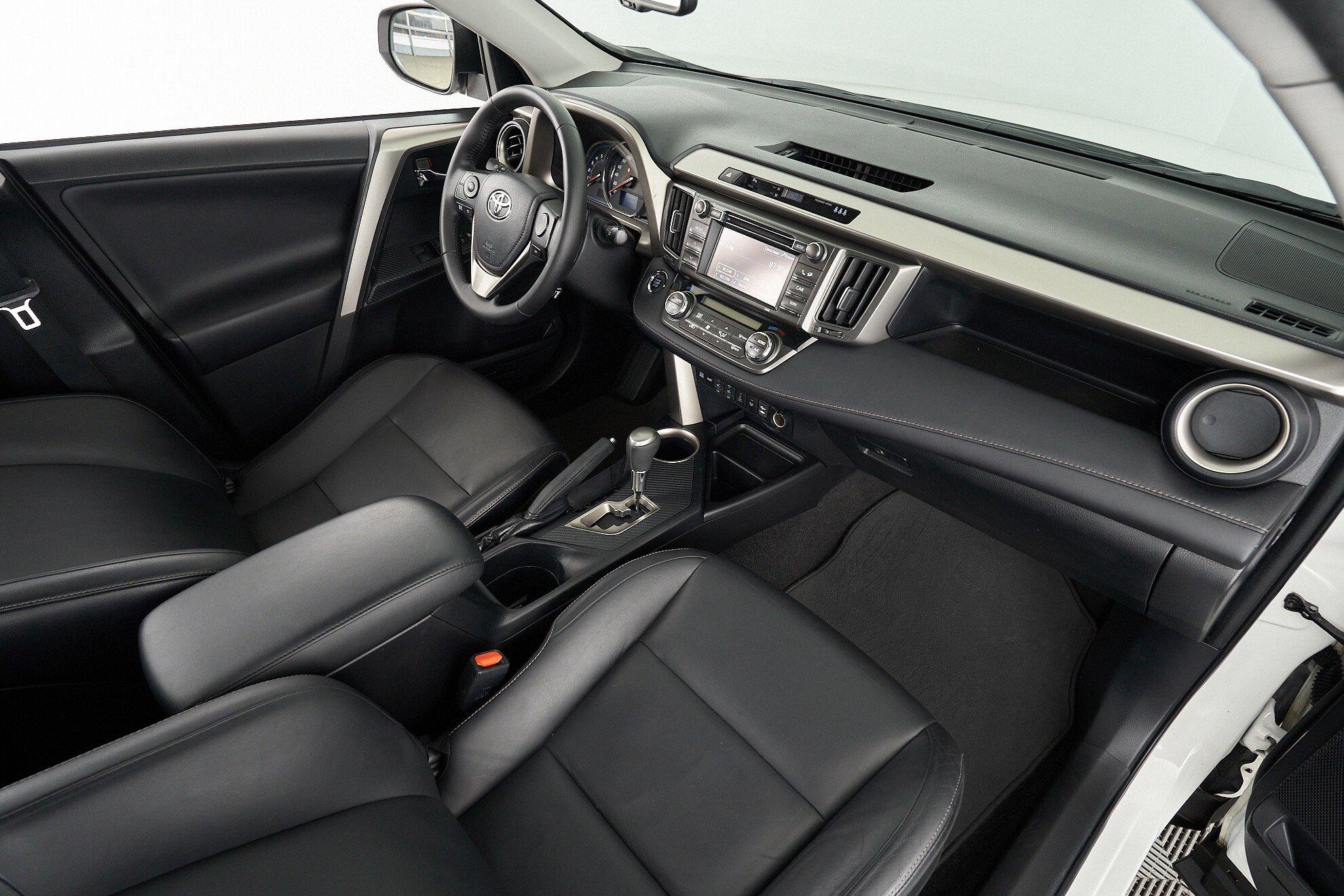 Toyota RAV4 2013, белый