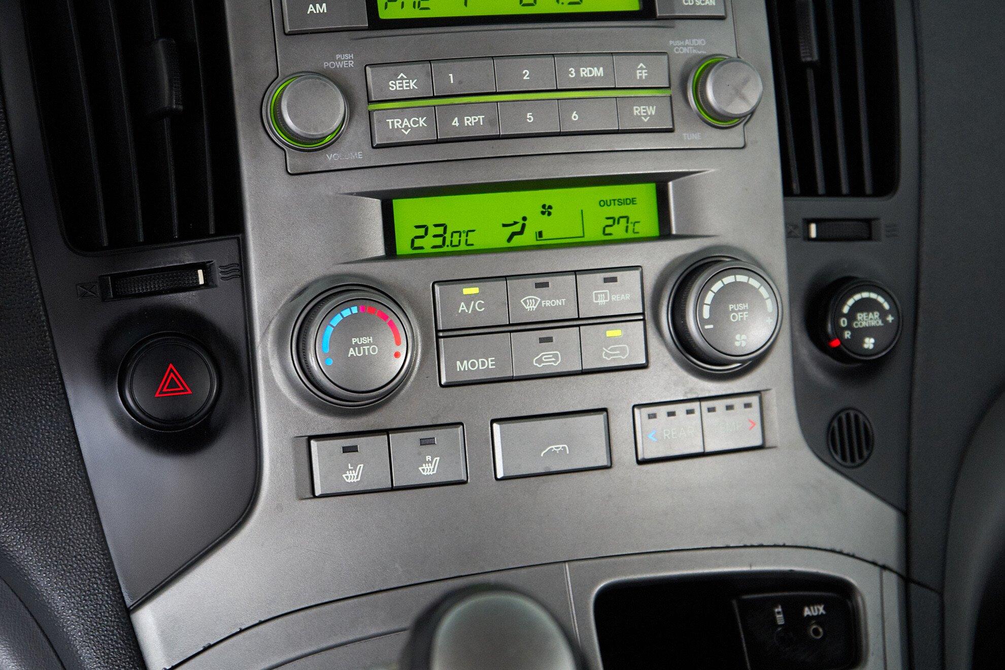 Hyundai Grand Starex 2008, серебряный