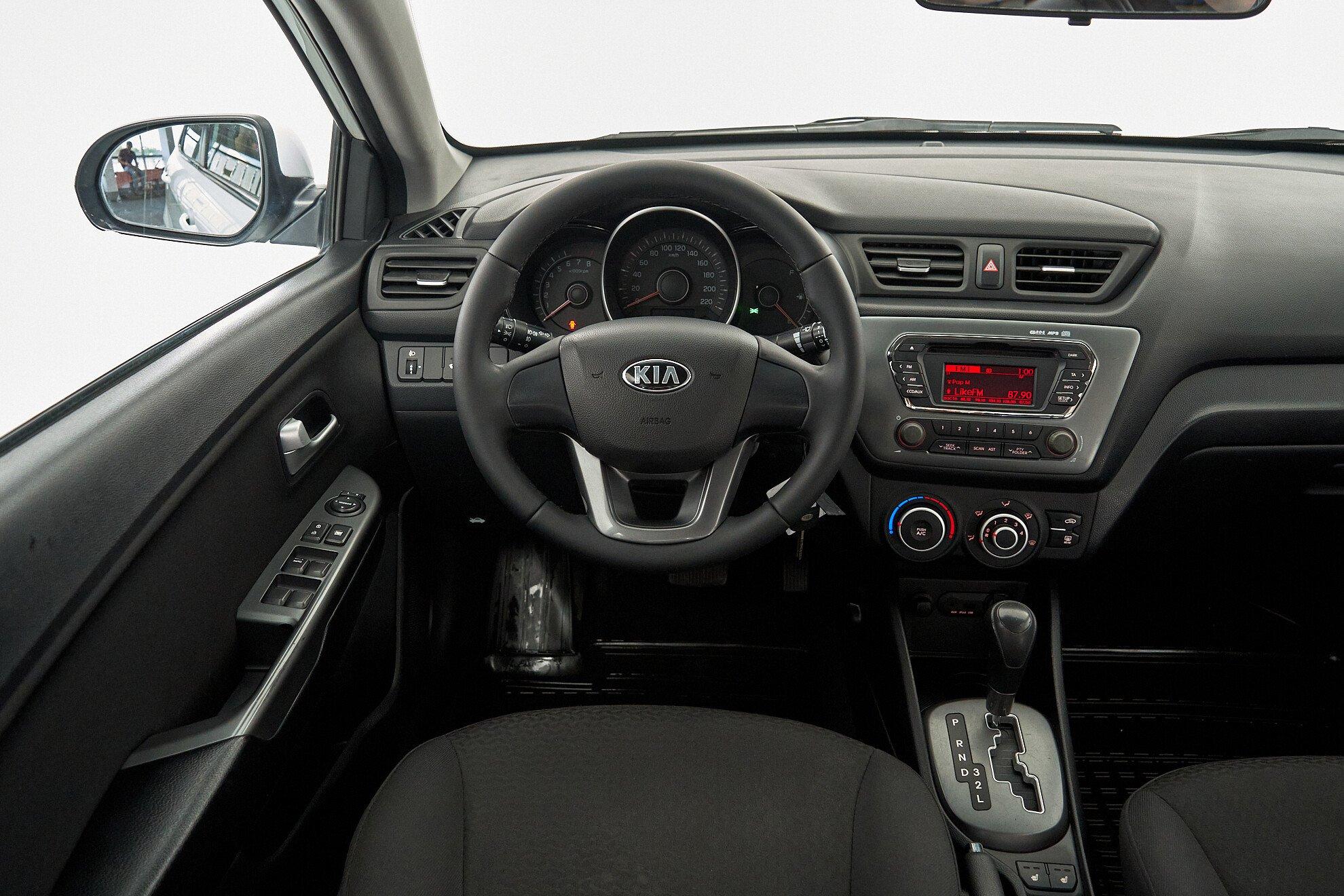 Kia Rio 2014, белый
