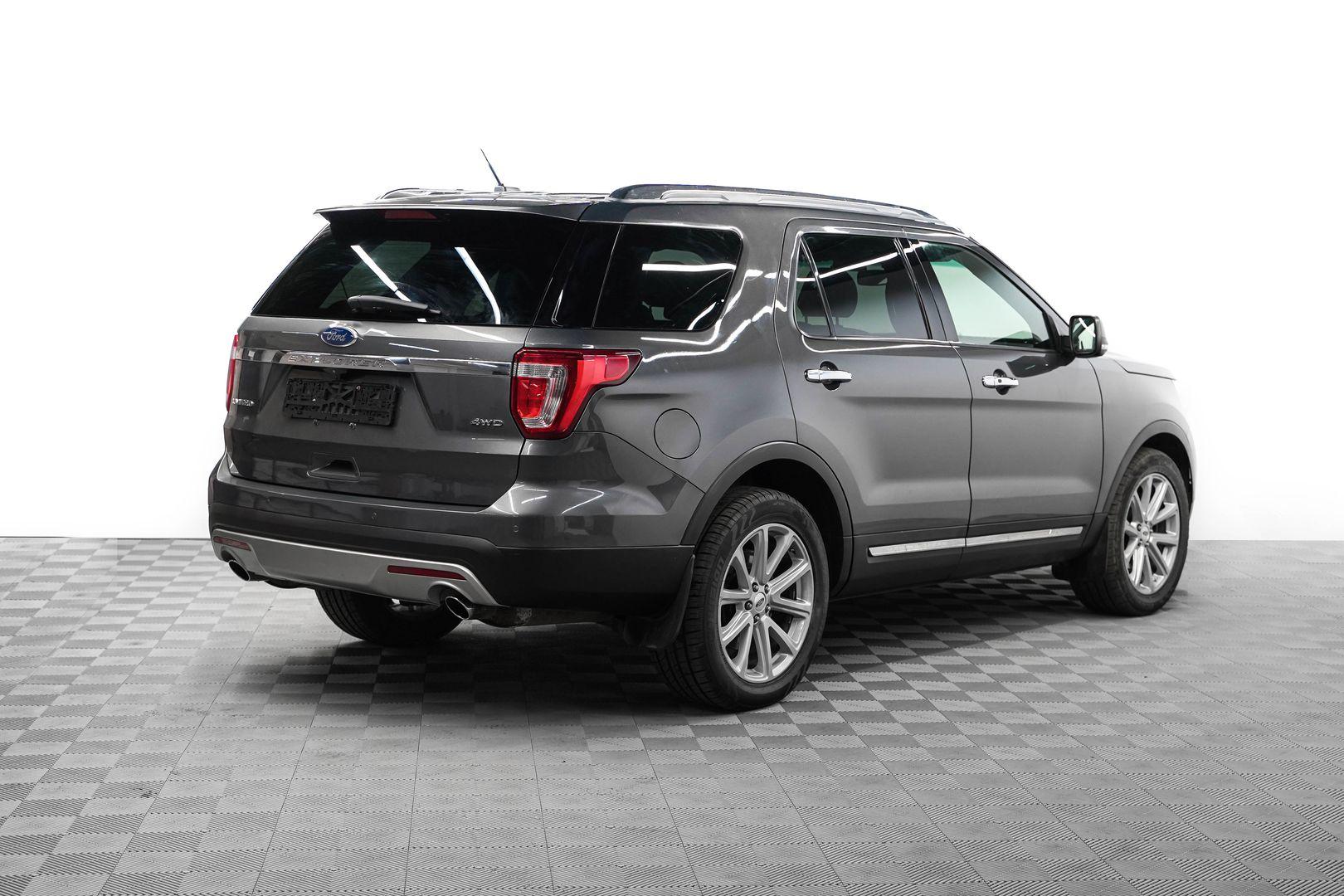 Ford Explorer 2016, серый