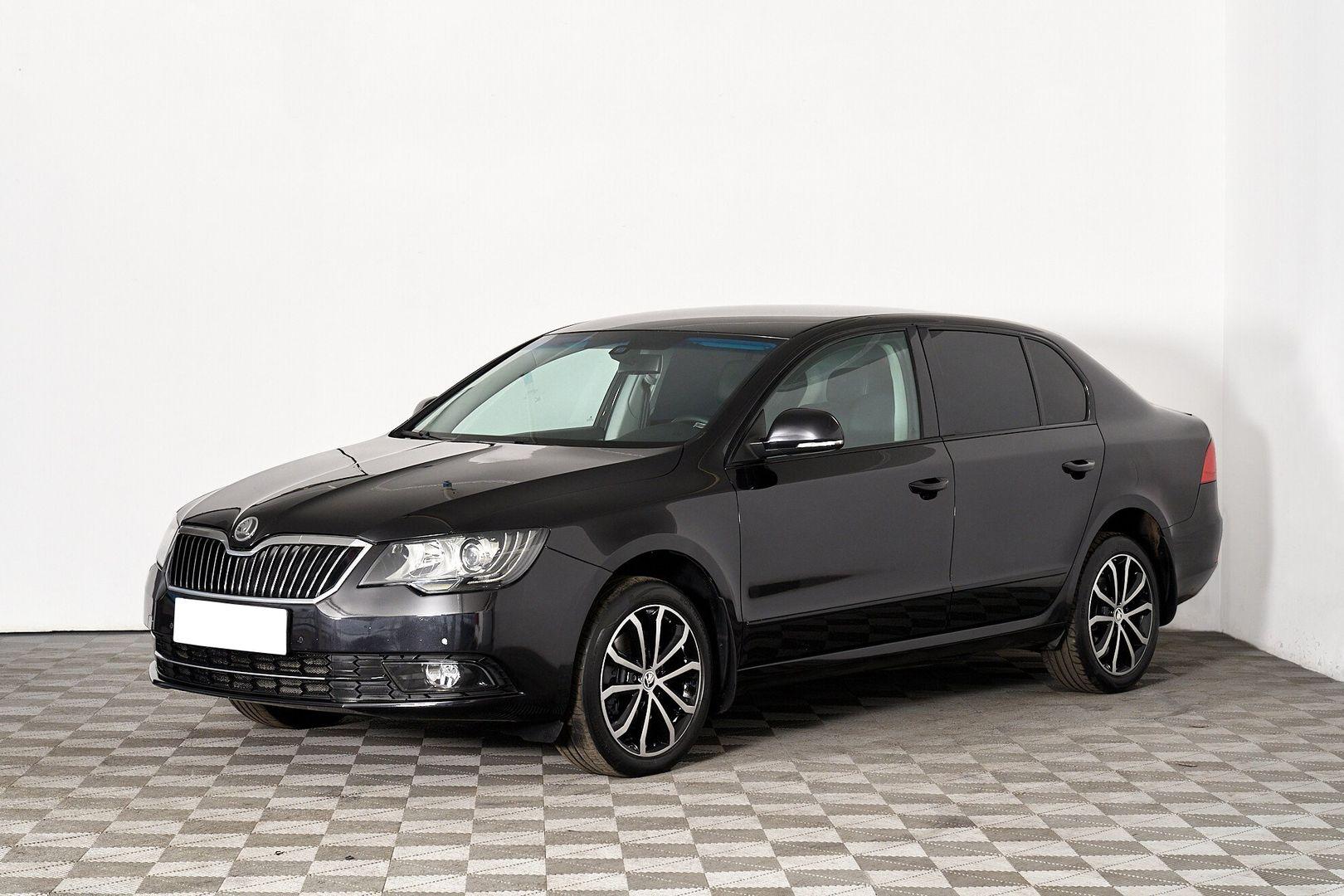 Skoda Superb 2015, черный