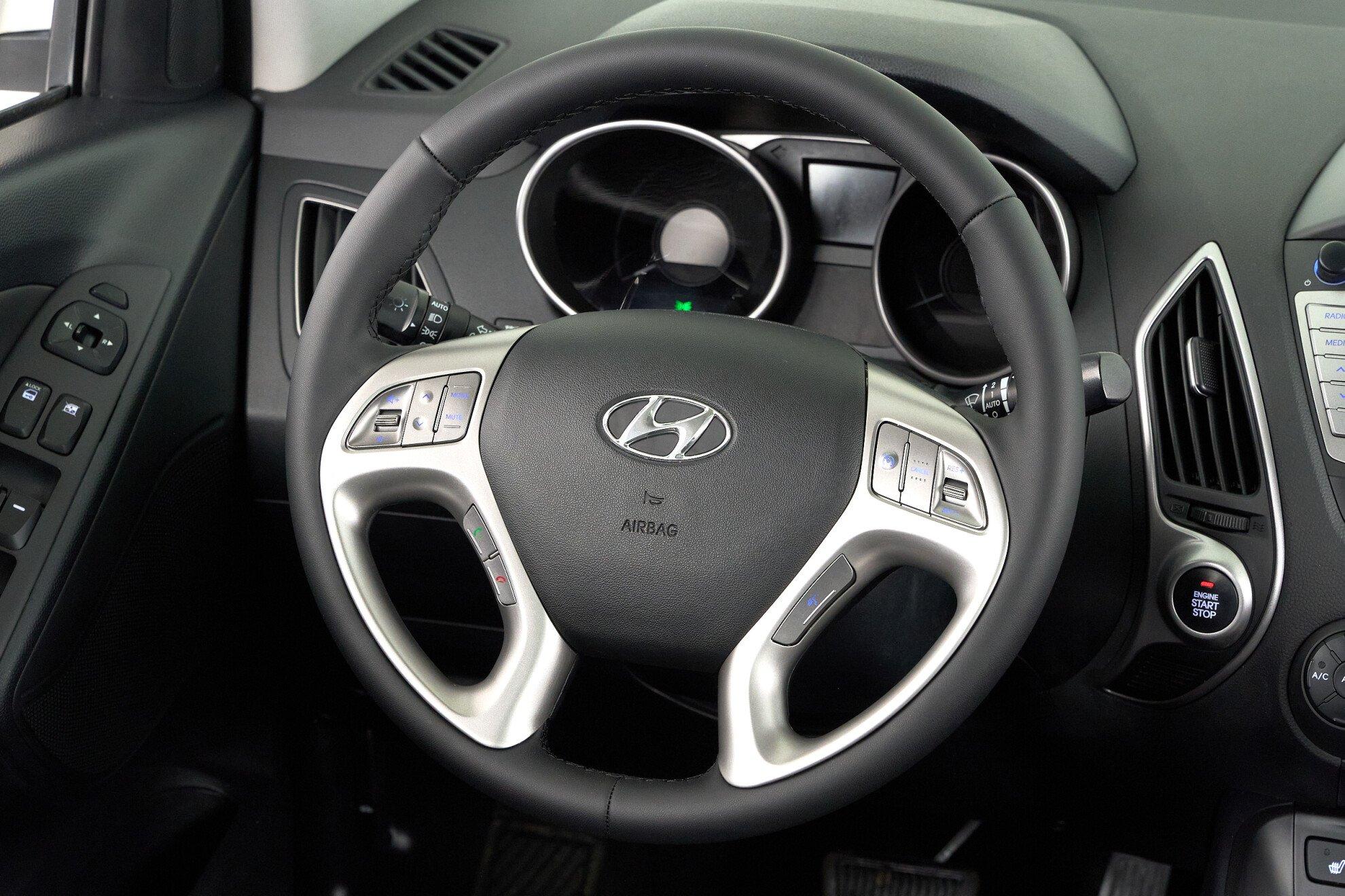 Hyundai ix35 2011, белый