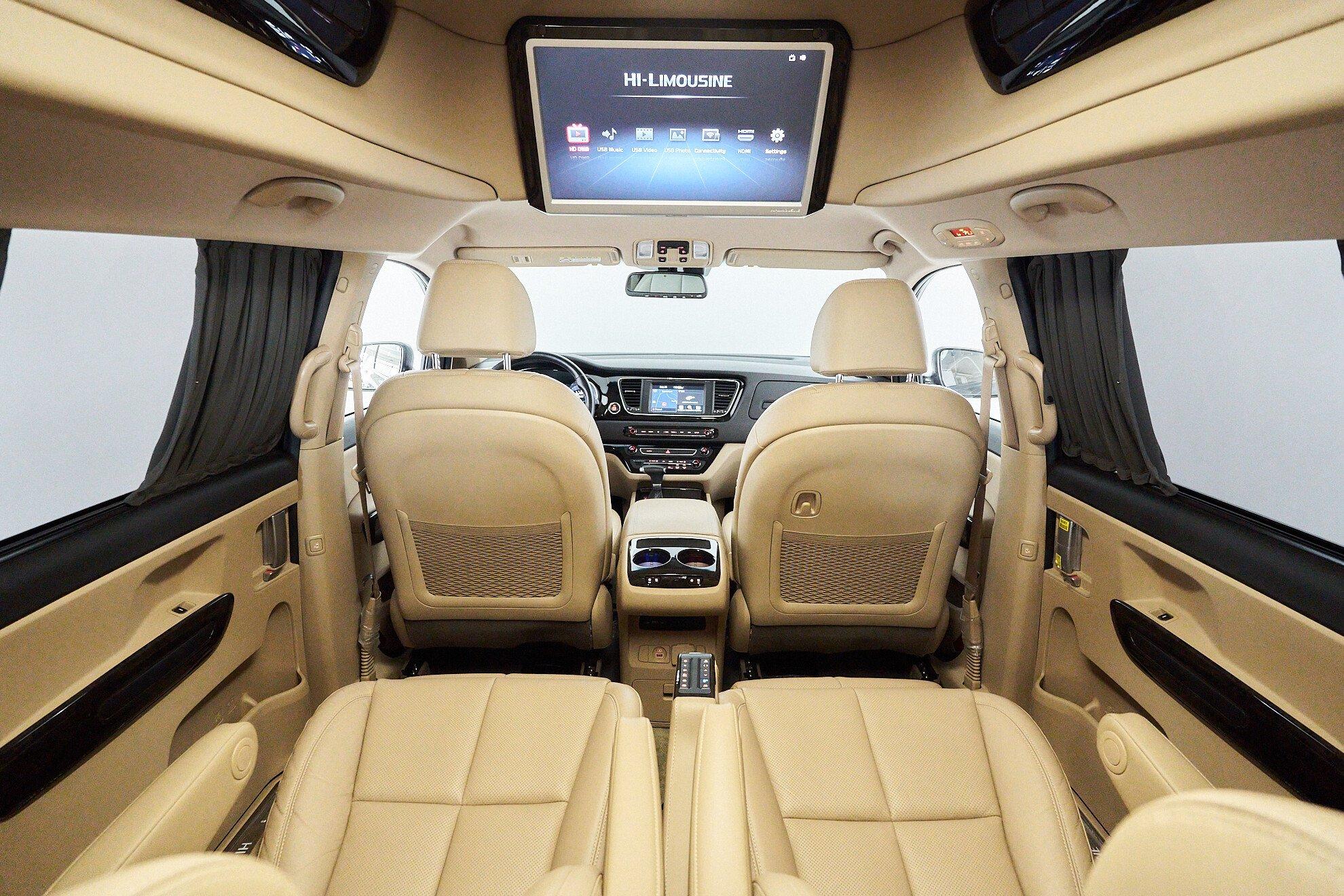 Kia Carnival 2020, черный