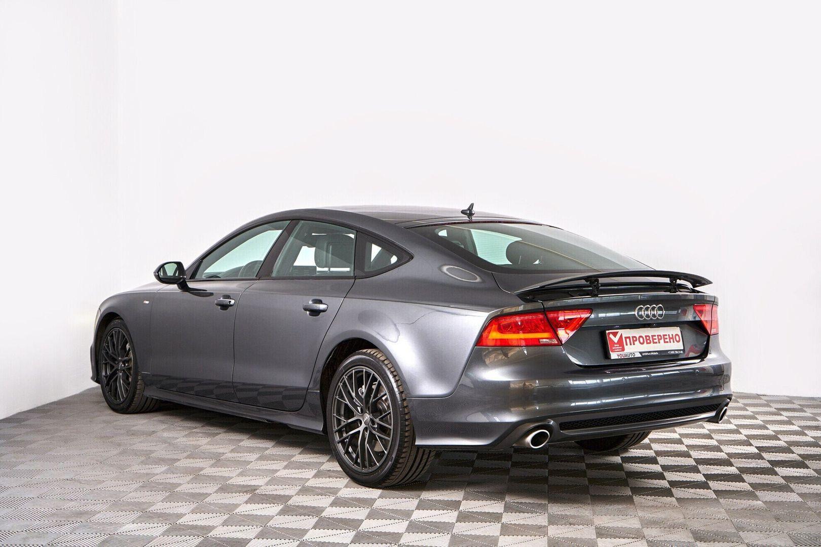 Audi A7 2013, серый