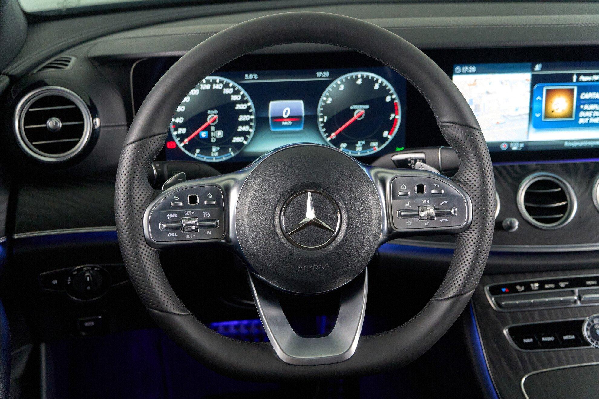 Mercedes-Benz E-Класс 2016, черный