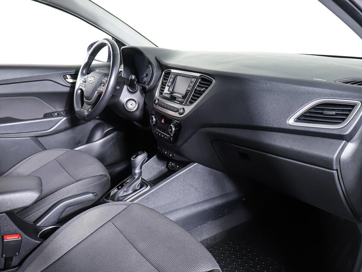 Hyundai Solaris 2019, серый