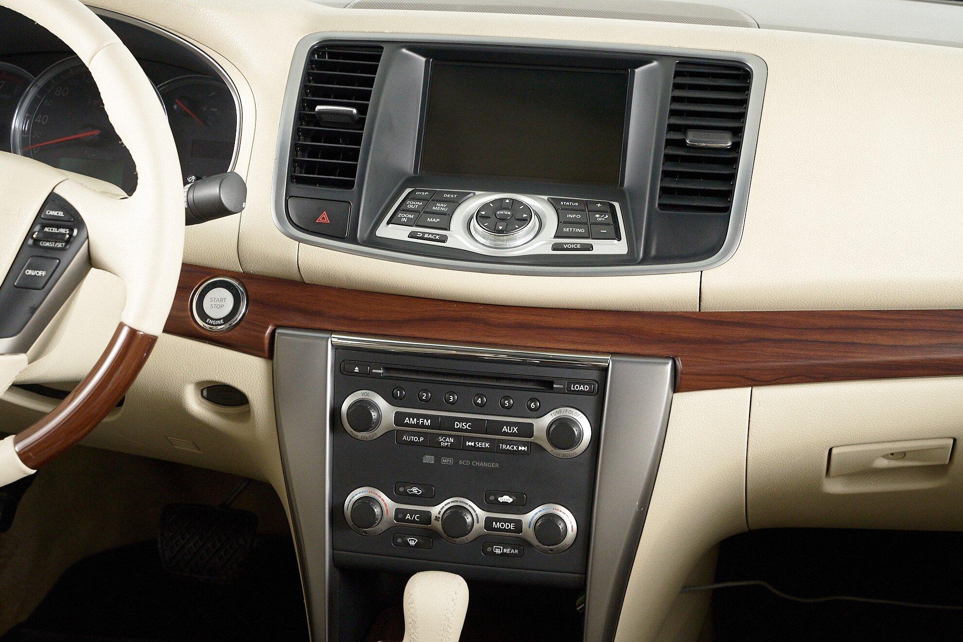 Nissan Teana 2010, черный