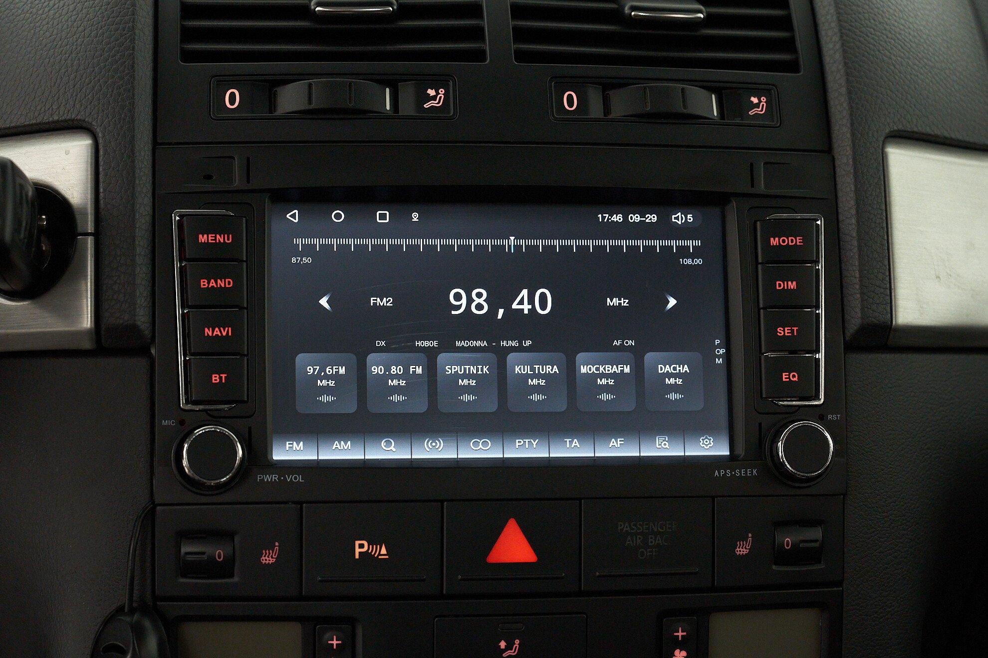 Volkswagen Touareg 2009, серый
