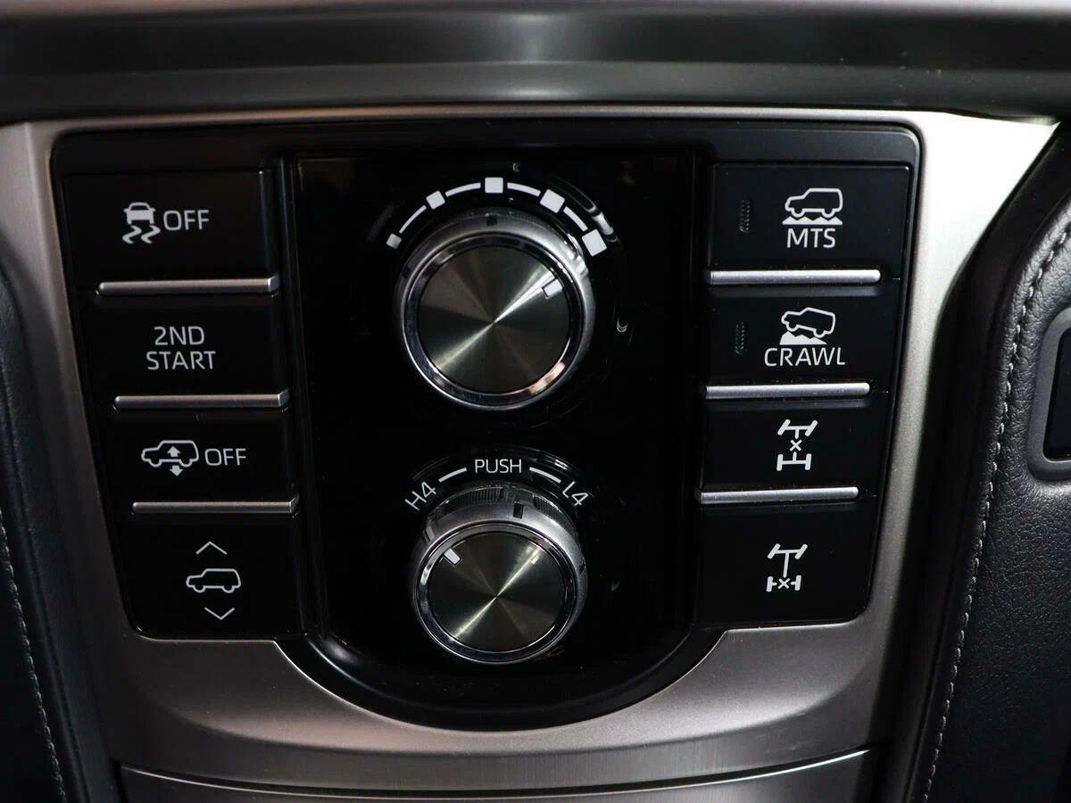 Toyota Land Cruiser Prado 2023, белый