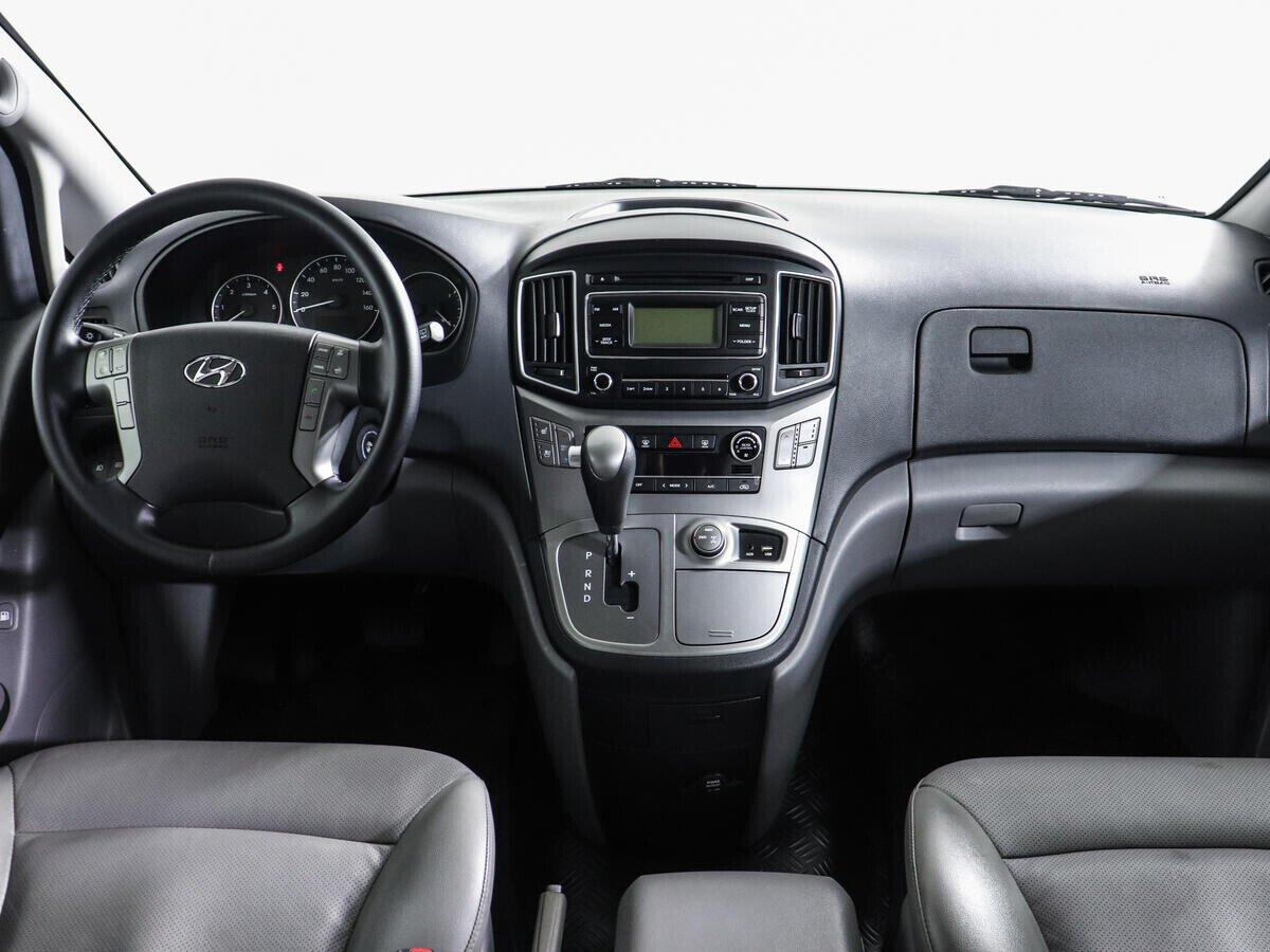 Hyundai Grand Starex 2020, серый