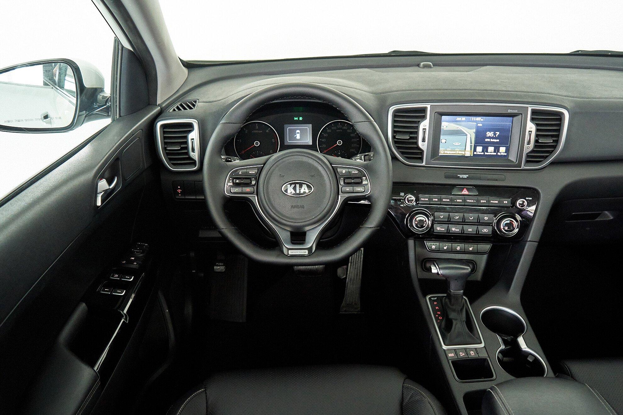 Kia Sportage 2016, белый